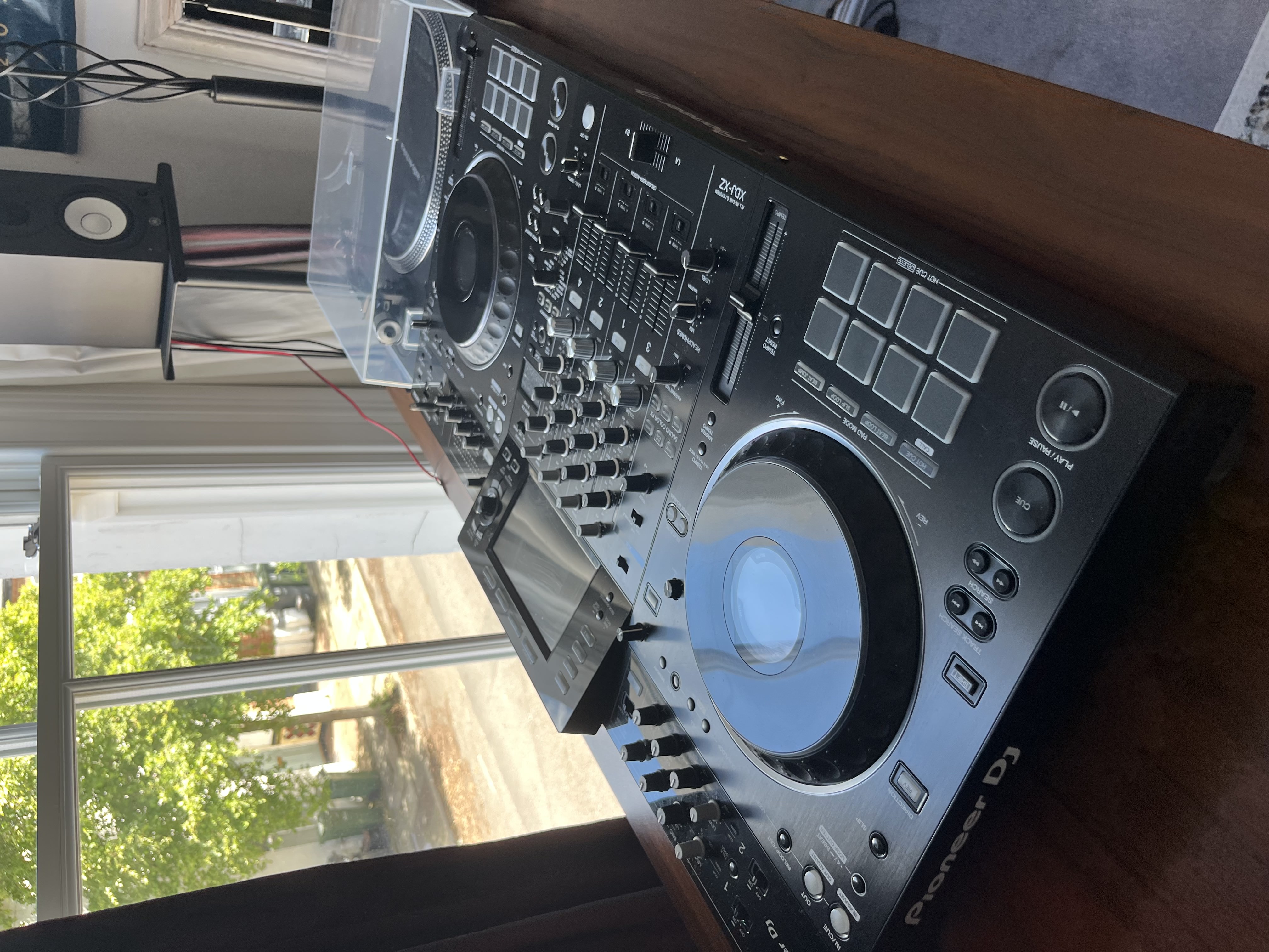 Pioneer xdj xz with flight case
