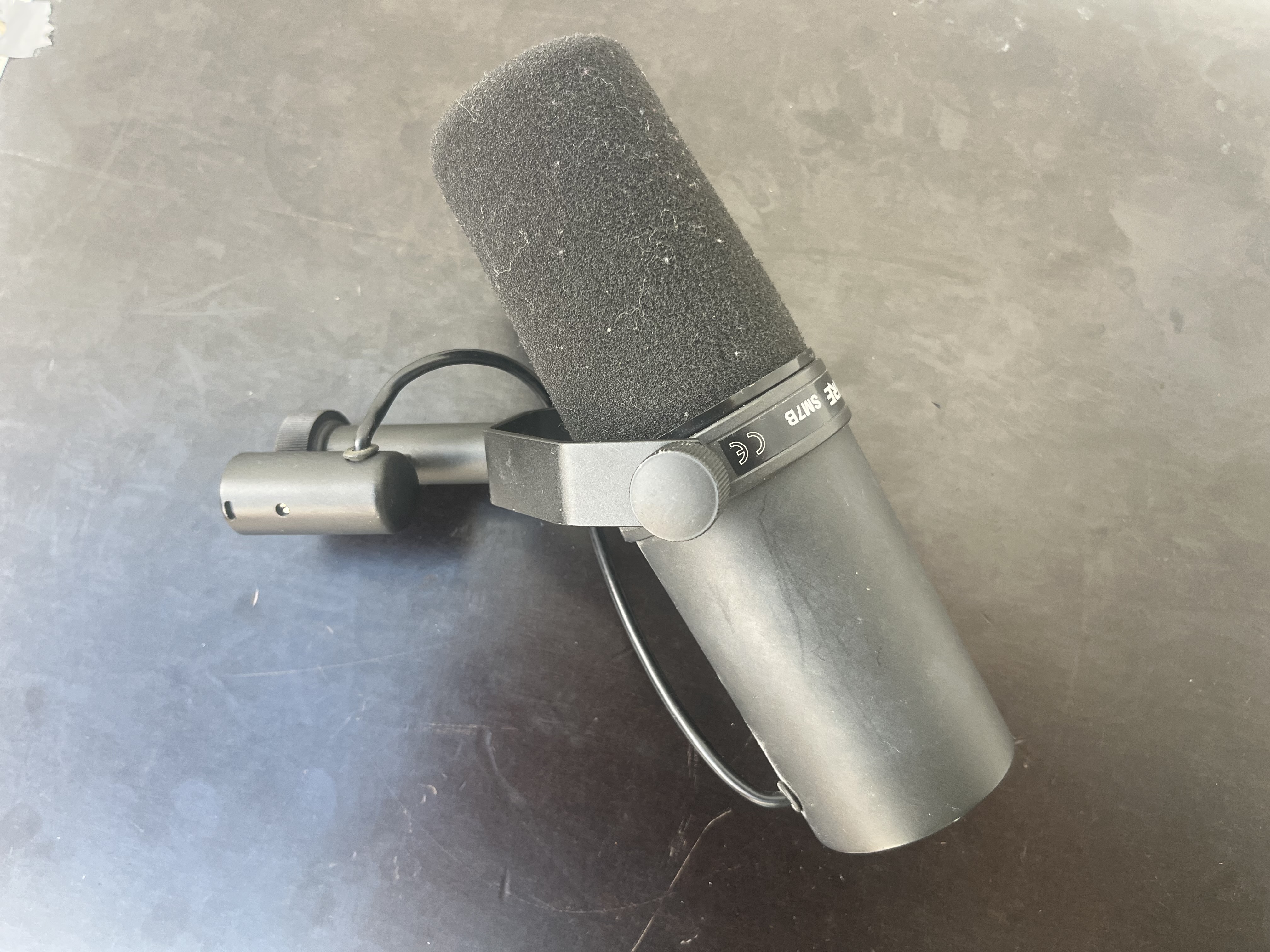 2 x sm7b microphones