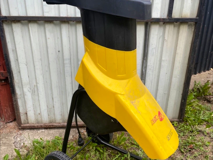 Kompostkvarn för ris och mindre grenar