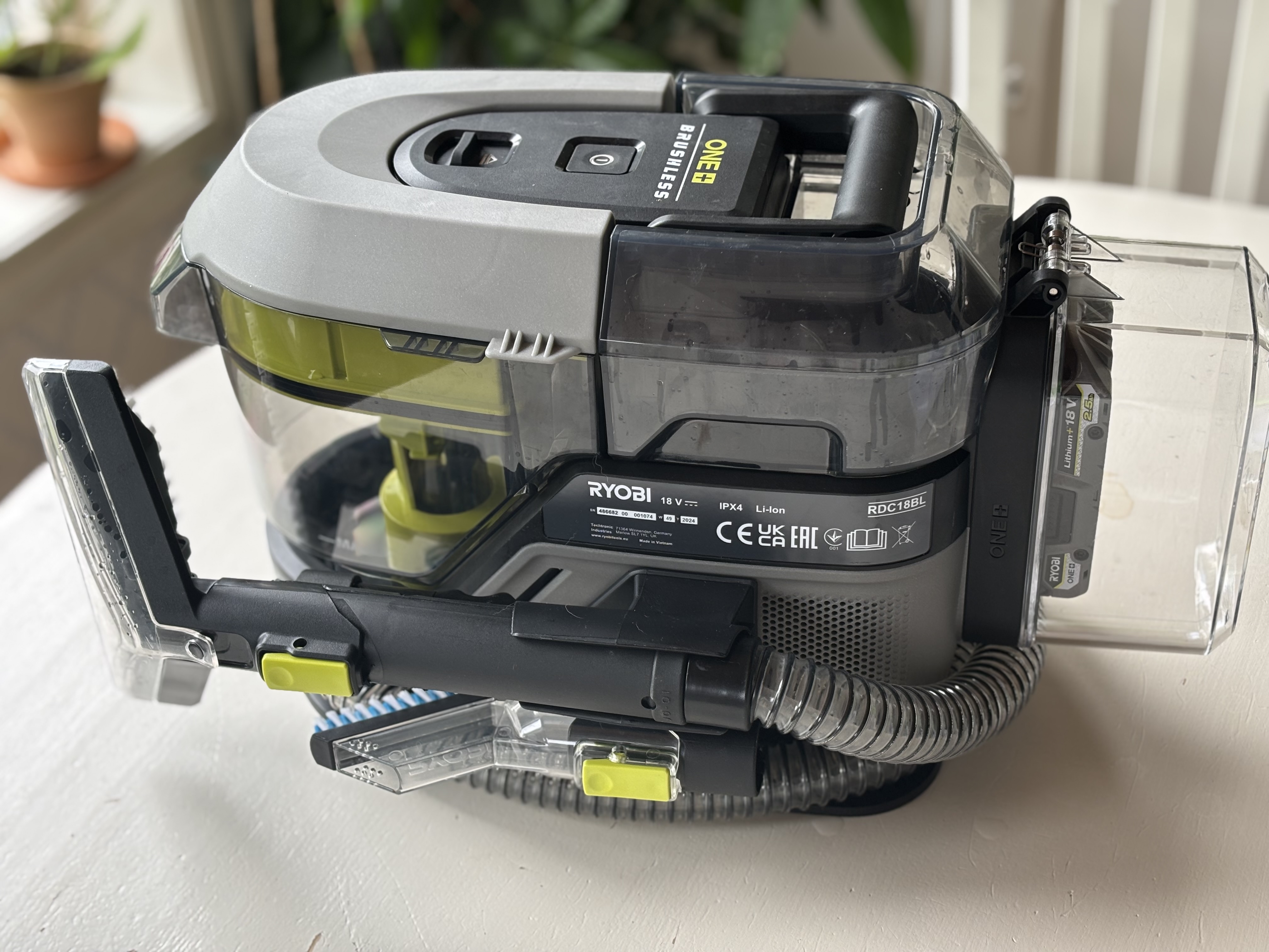 Ryobi swift clean møbel- og tepperenser 18 v