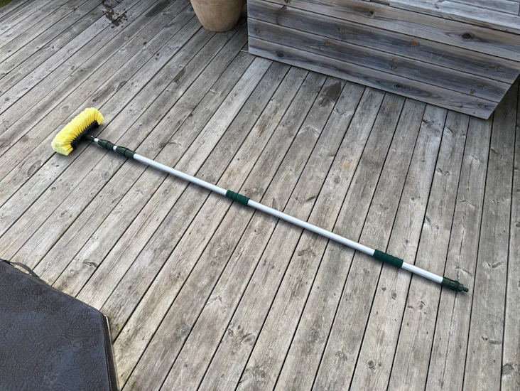 Teleskopborste tvätta solceller och tak