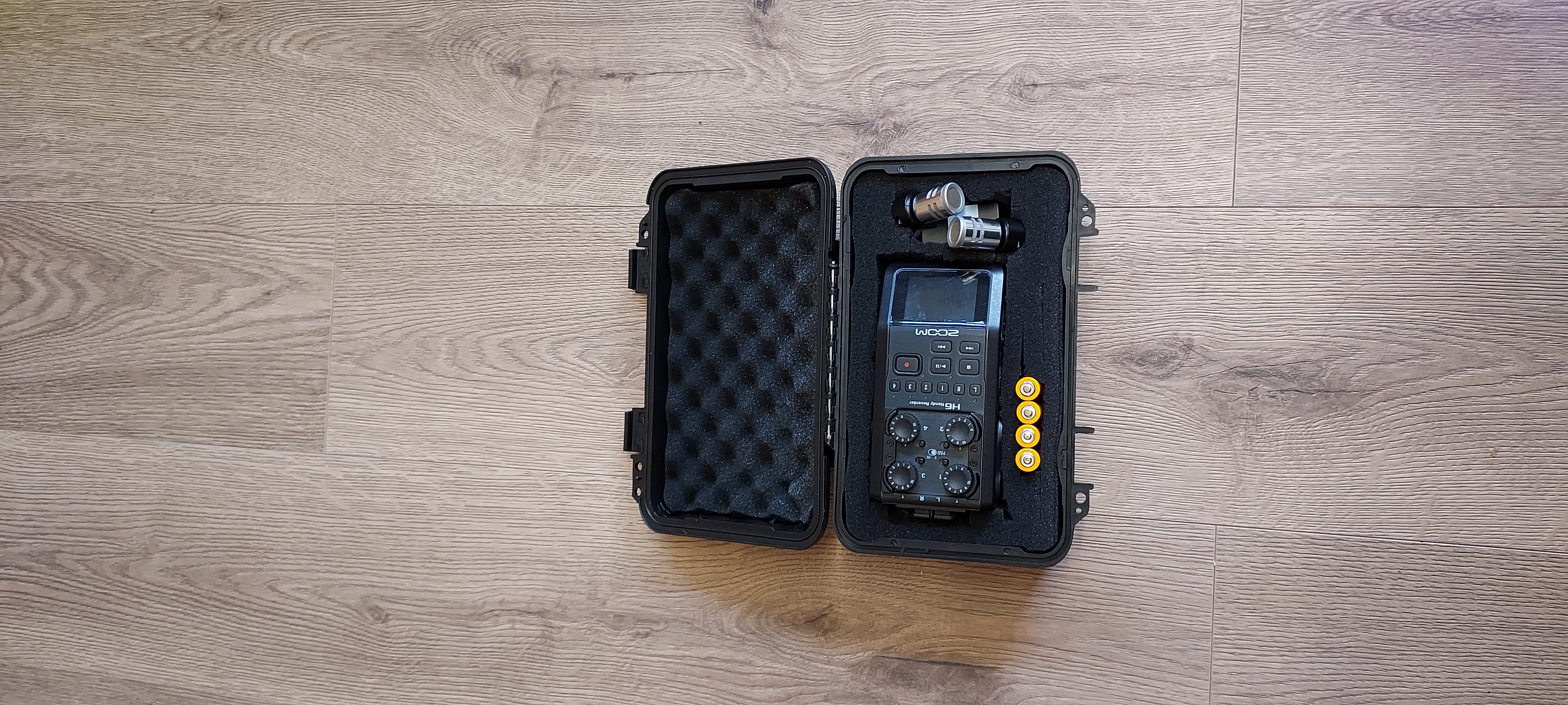 Zoom h6 sound audio recorder w/8 gb sd card & xy capsule