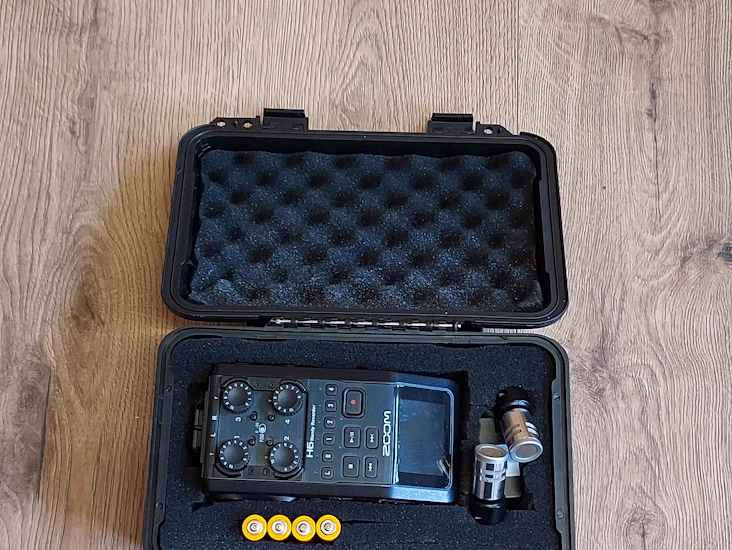 Zoom h6 sound audio recorder w/8 gb sd card & xy capsule