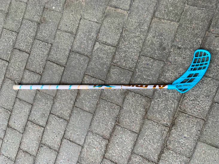 Innebandyklubba, salming