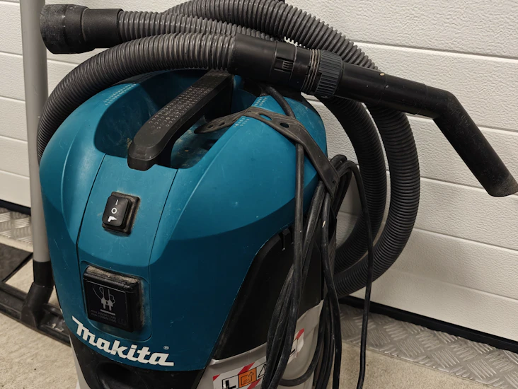 Märkä-kuivaimuri makita vc2512l