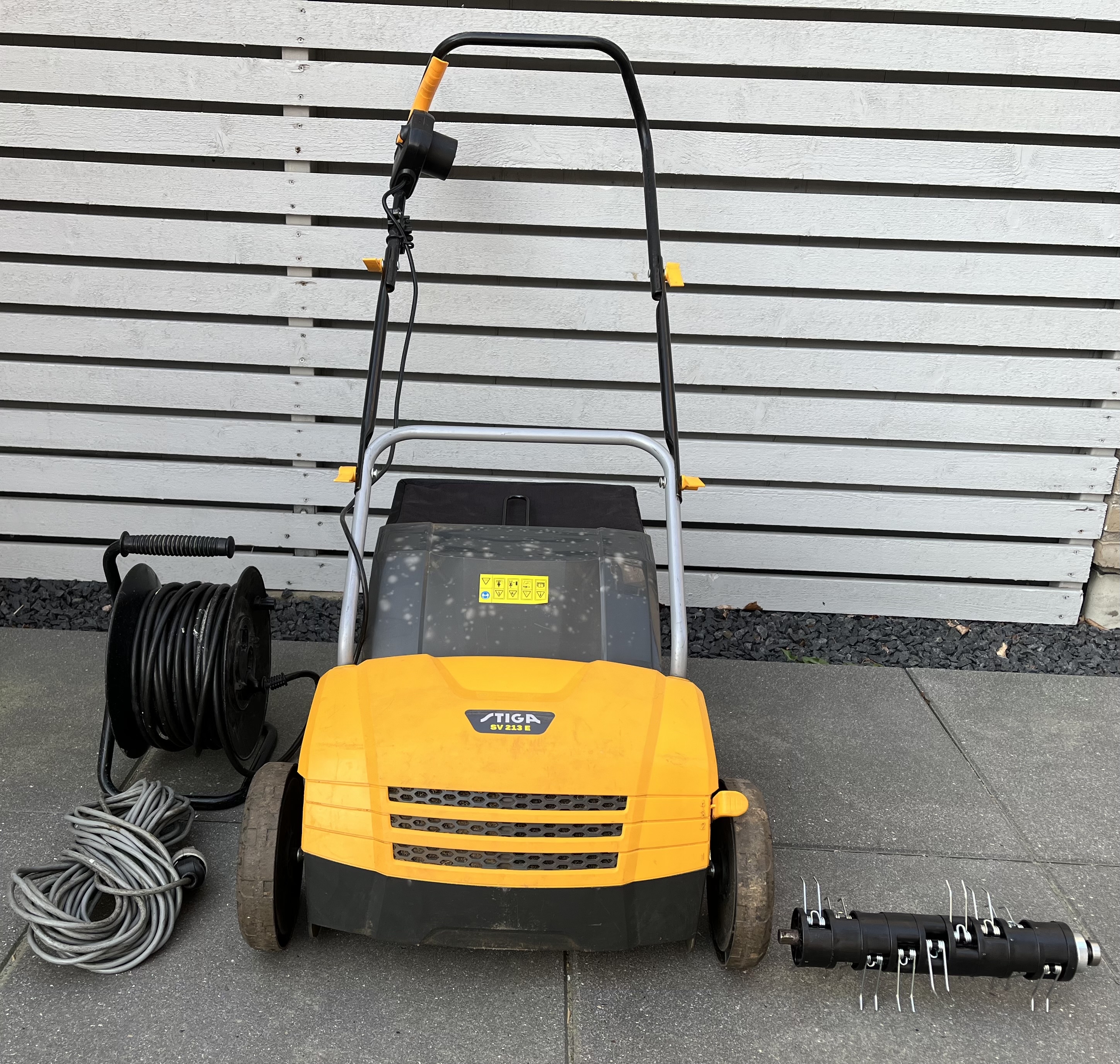Vertikalskärare/mossrivare 