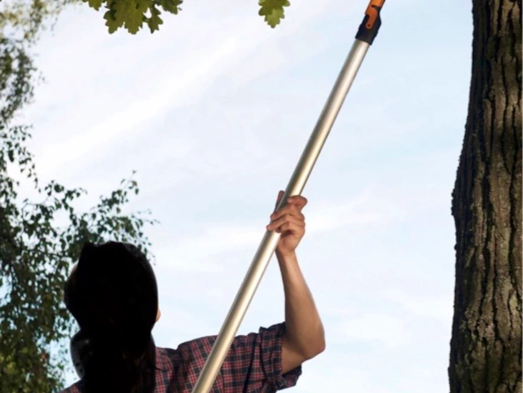 Teleskopskaft med buet sag