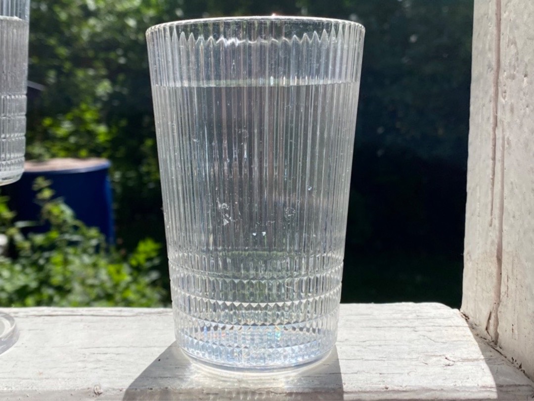 Plastglas utan fot.