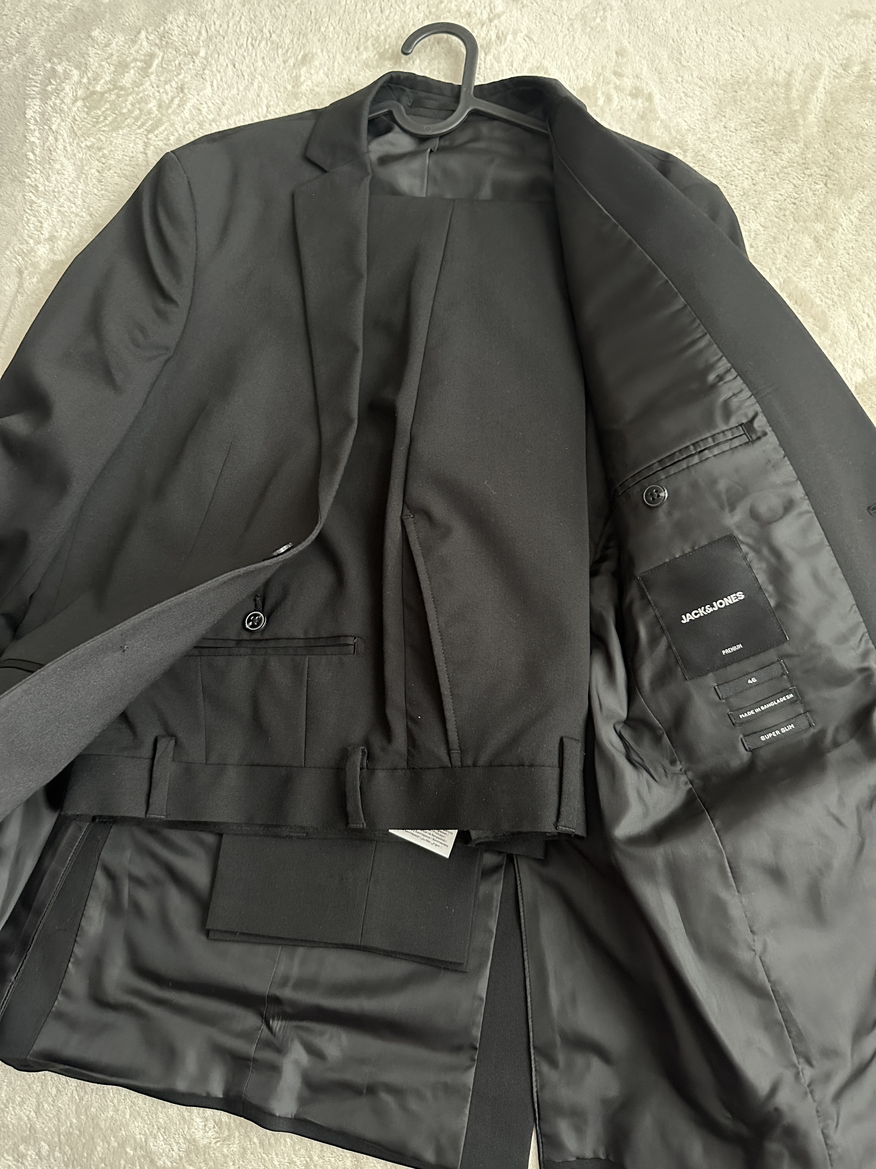 Premium super slim kostym , storlek 46 från jack & jones 