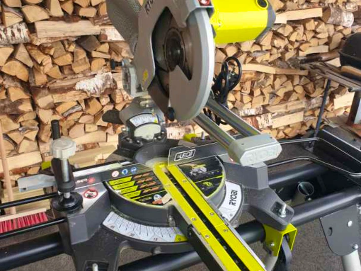 Ryobi kap & gersåg med stativ