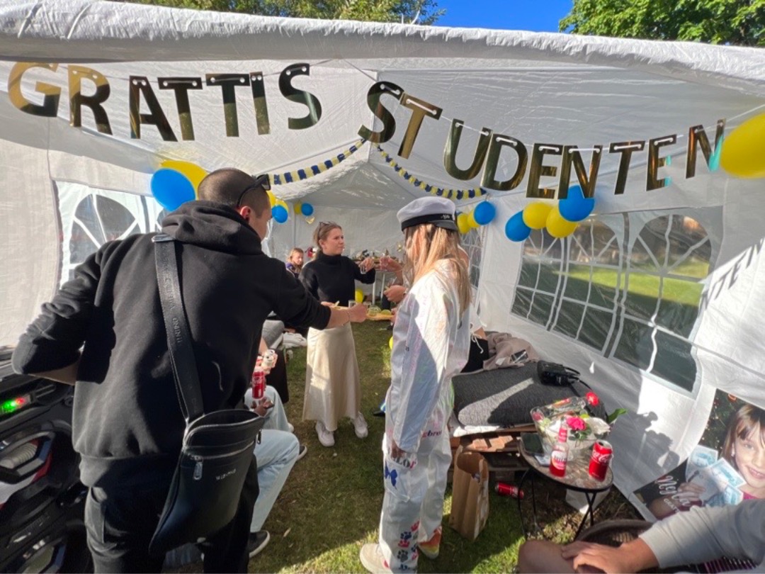 Partytält 3x6 m - perfekt för fest & student