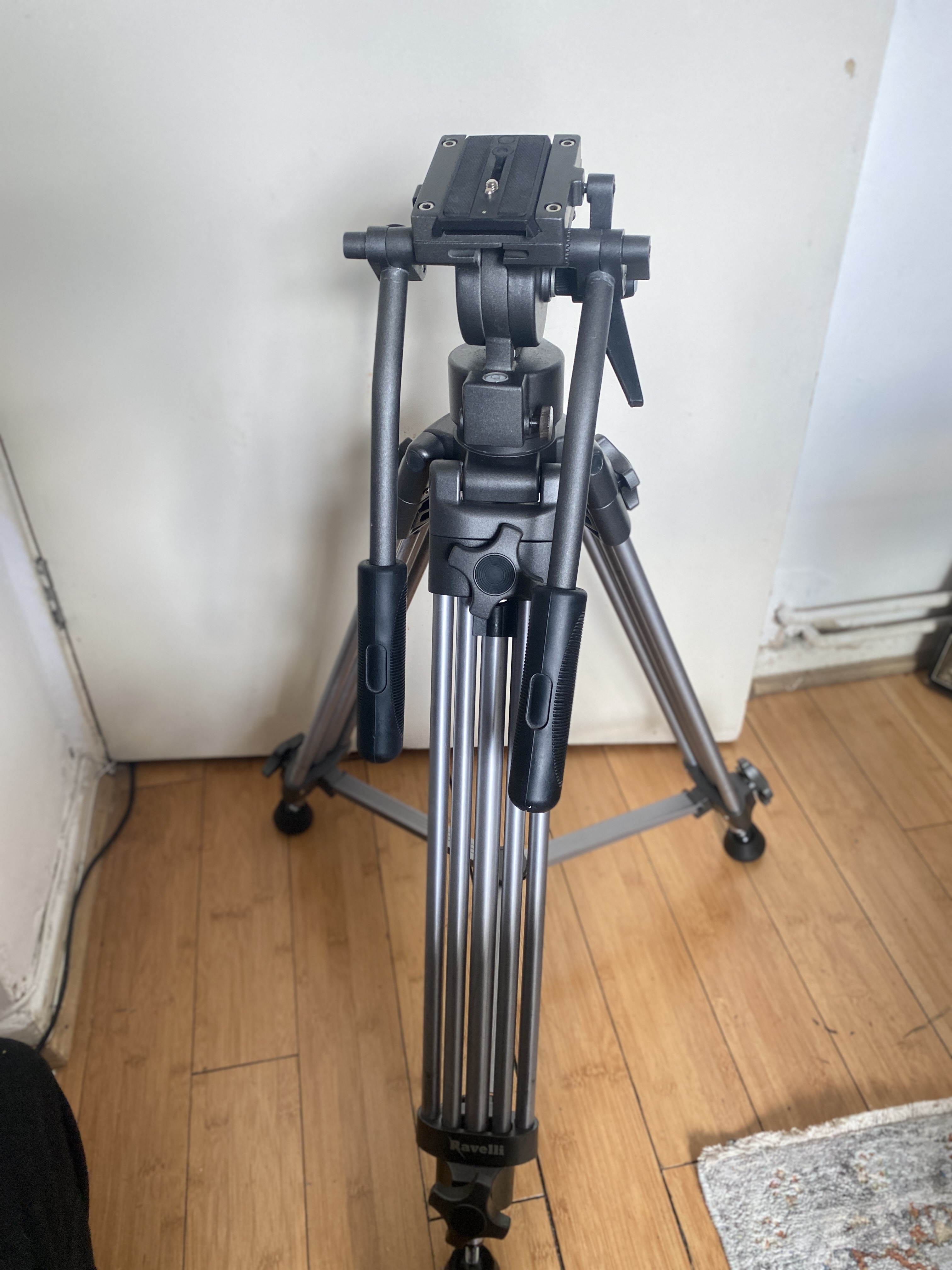 Heavy duty tripod 