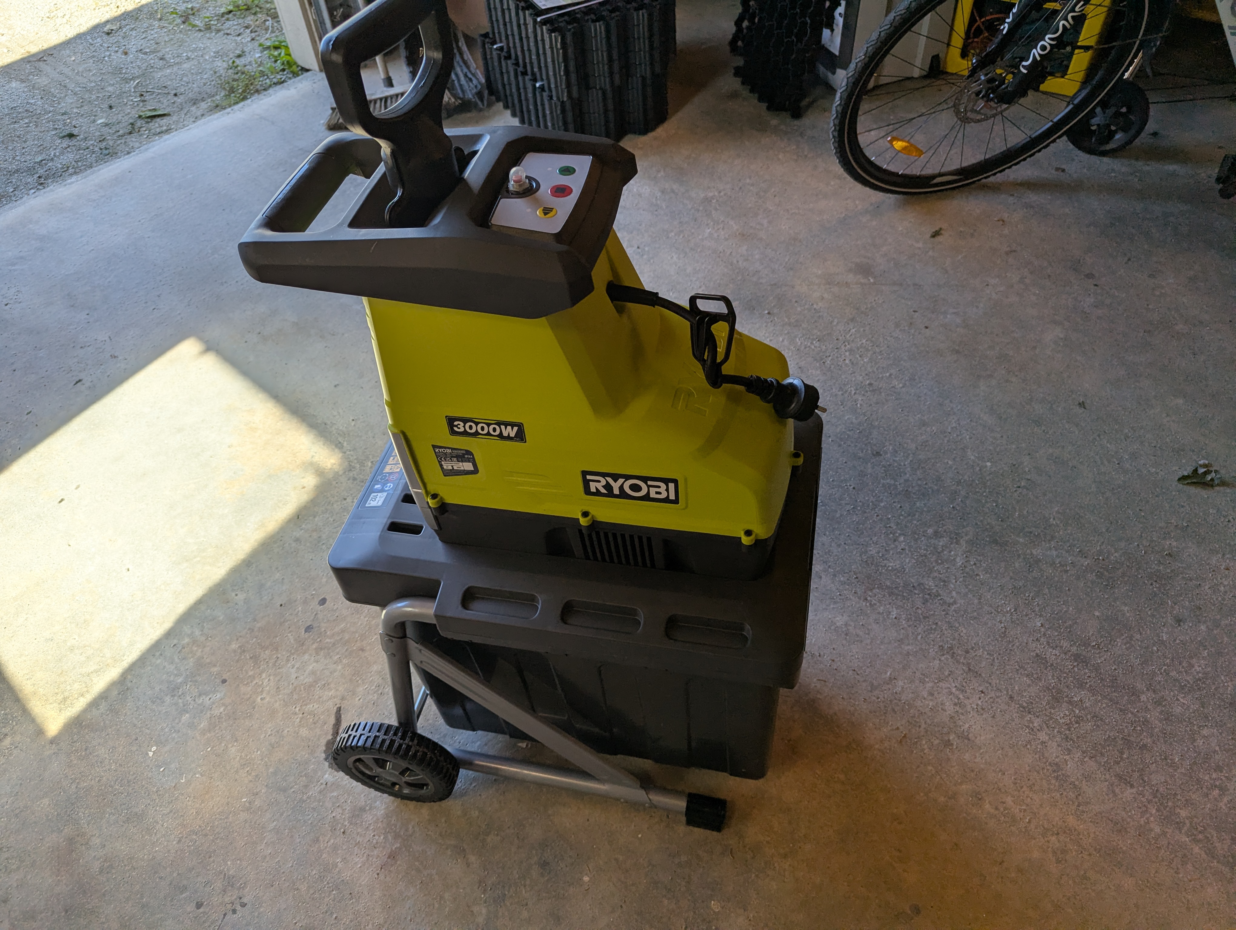 Ryobi rsh3045u kompostkvern / kvistkvern – kraftig 3000 w