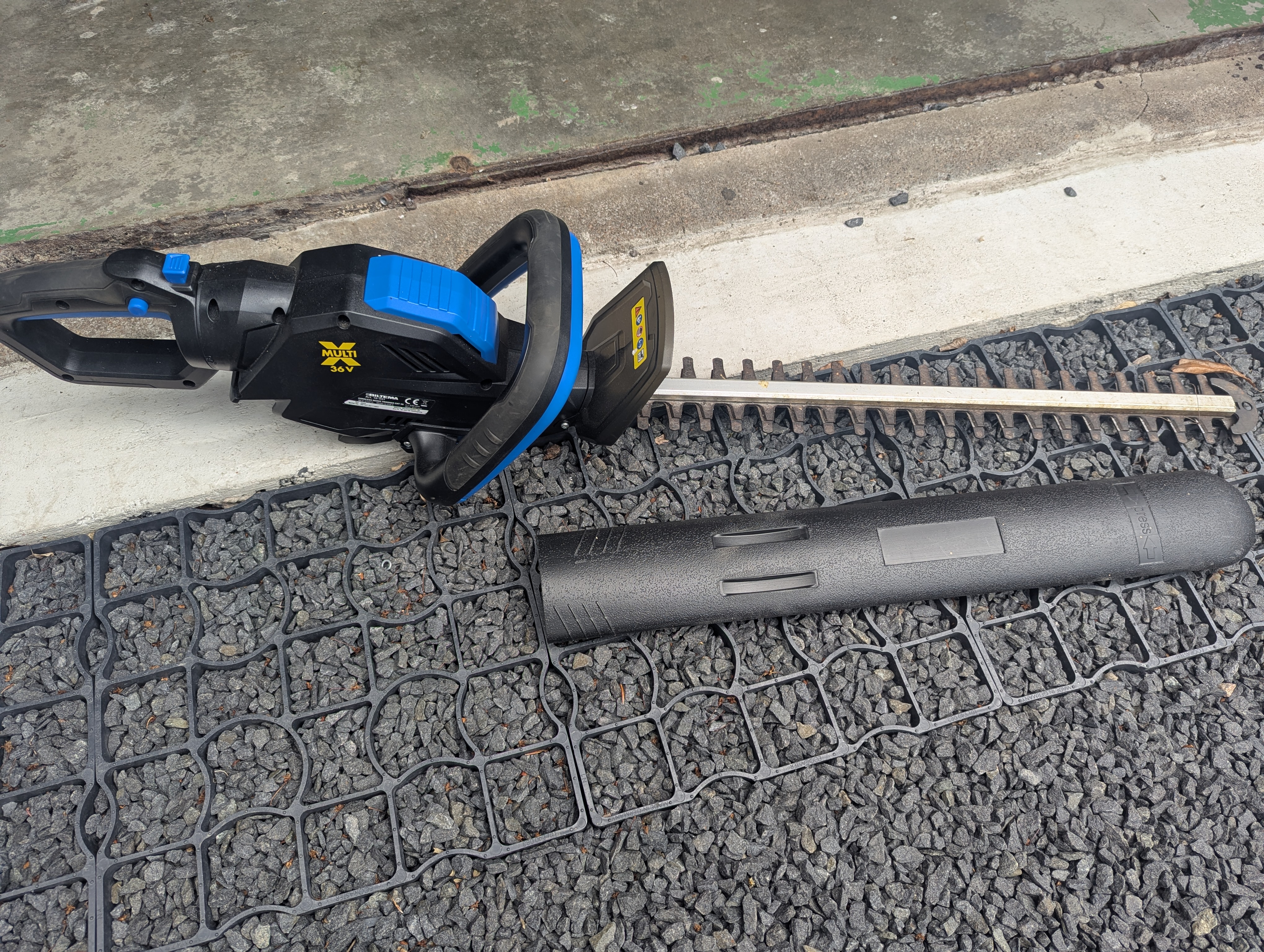 Batteridriven häcksax 