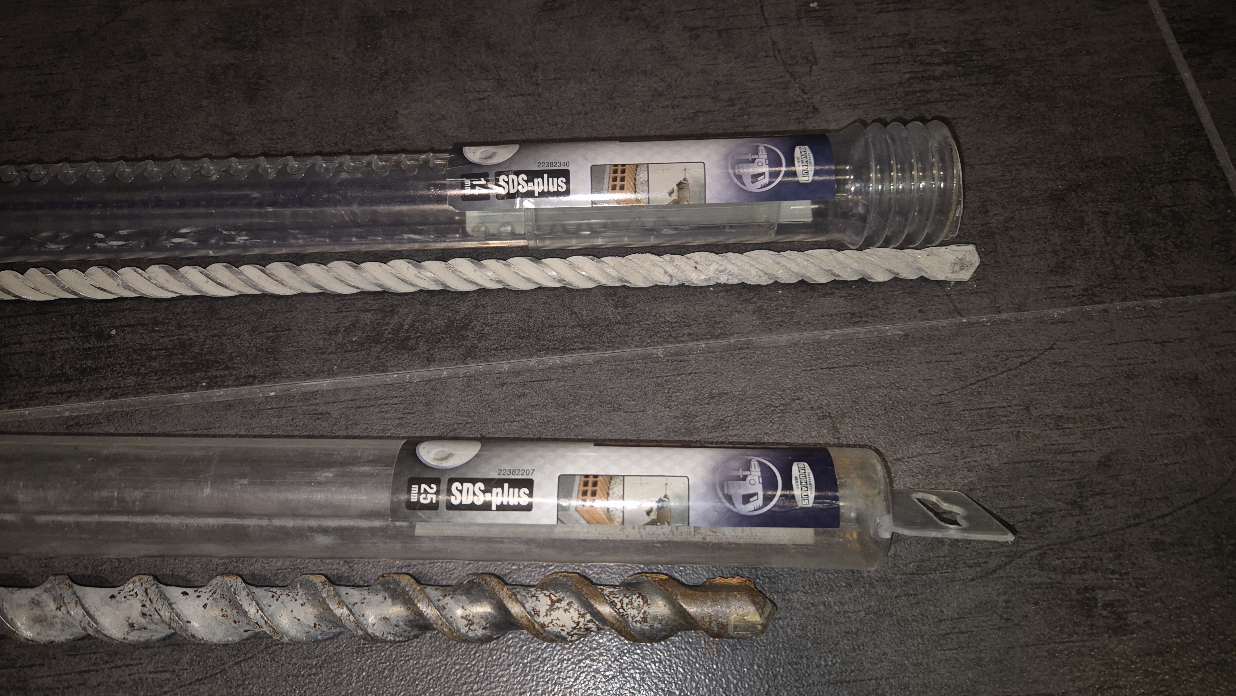 Pitkät sds+ -betoniterät 25/400 ja 14/550