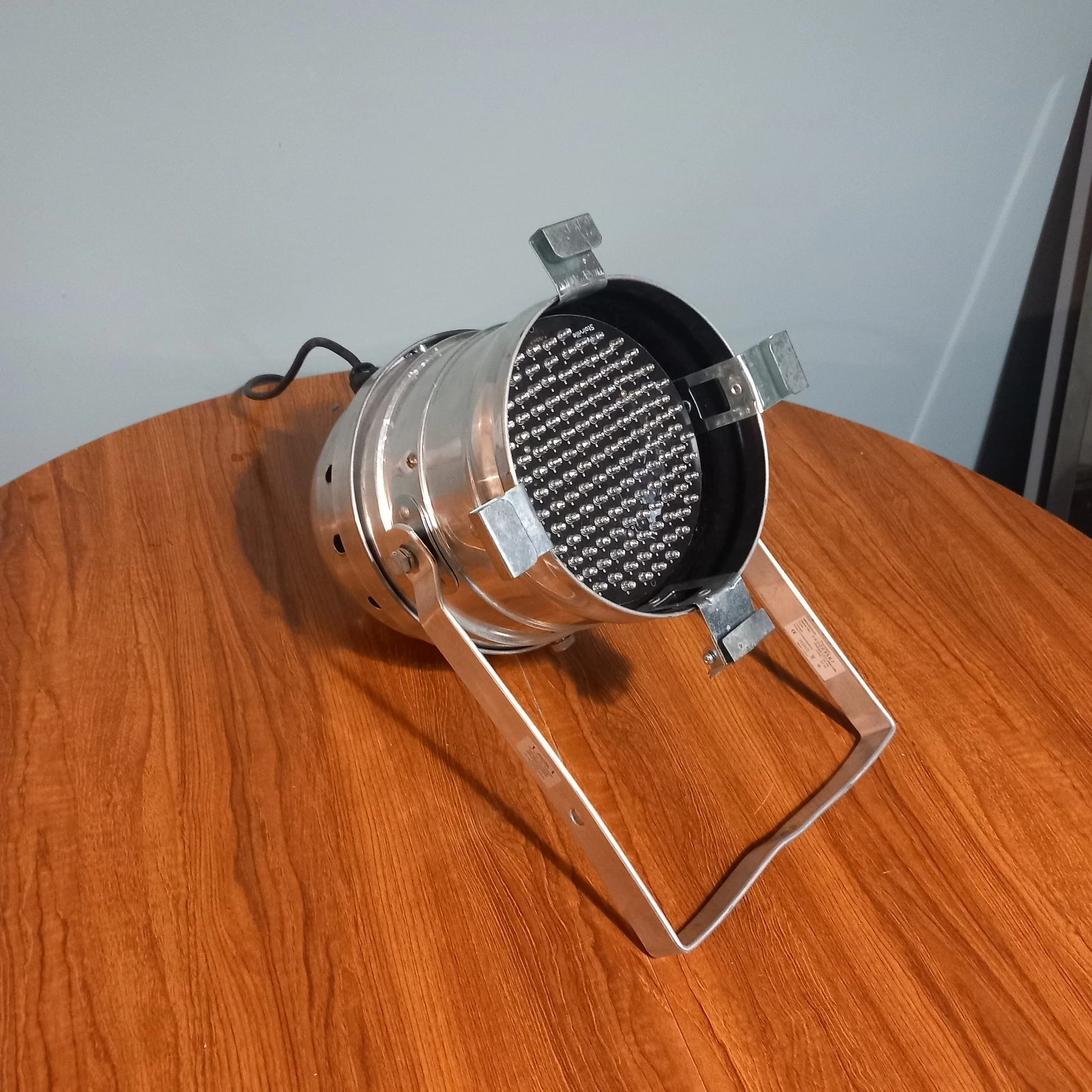 Pair of led par 64 stage lights - rgb colour mixing & low power (2 units)