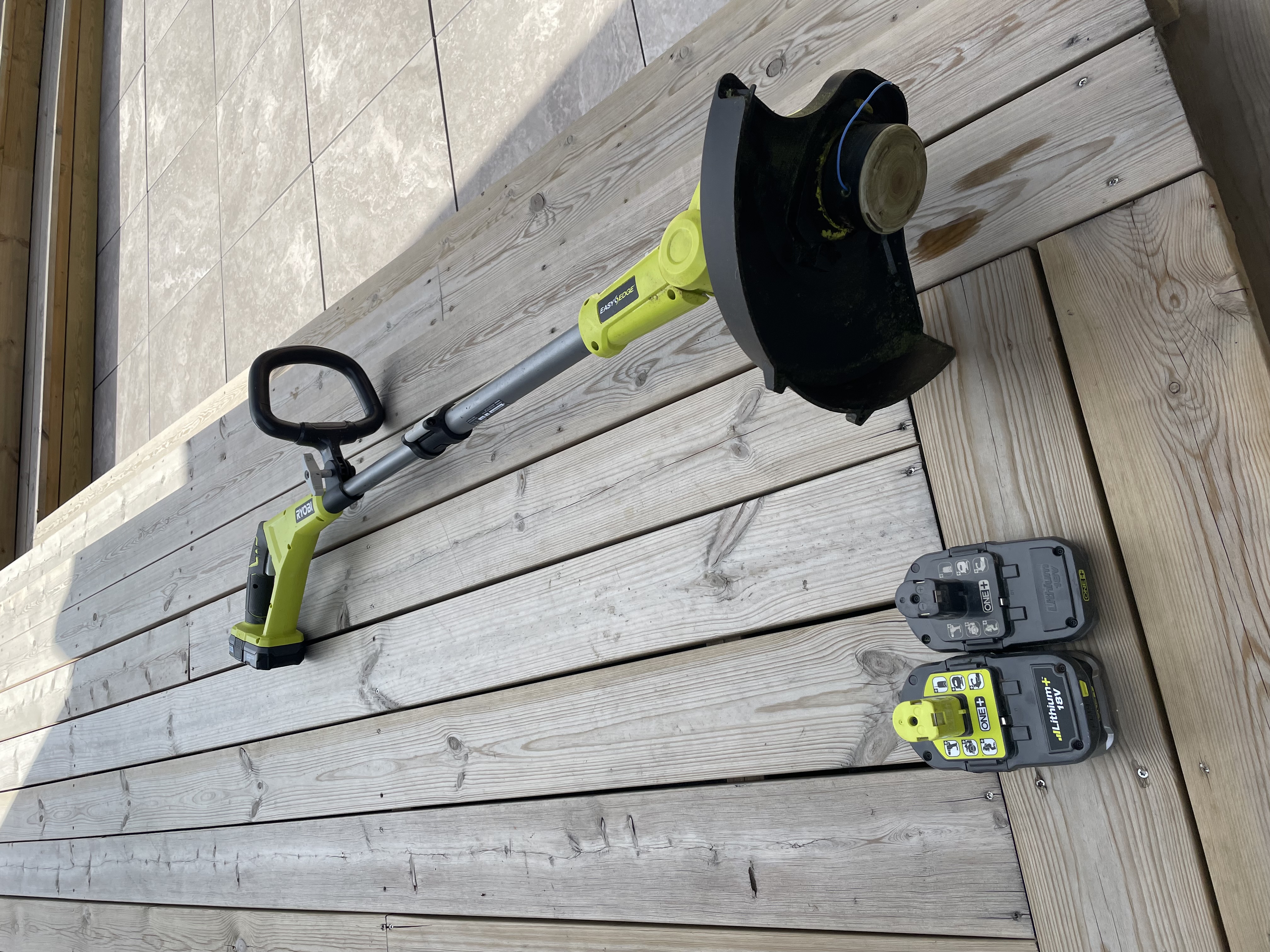 Batteridrevet kantklipper ø30cm gresstrimmer