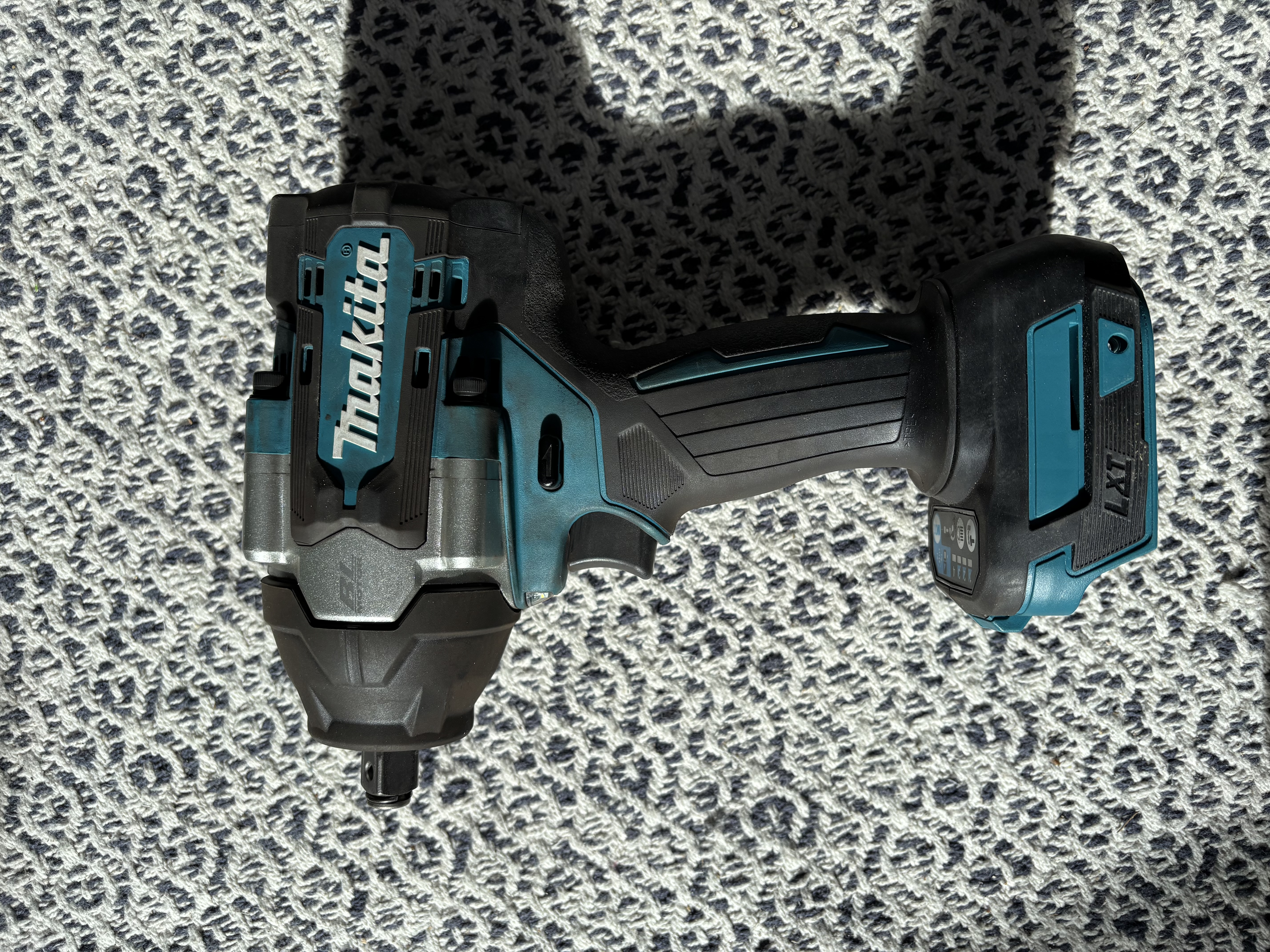 Makita dtw700 