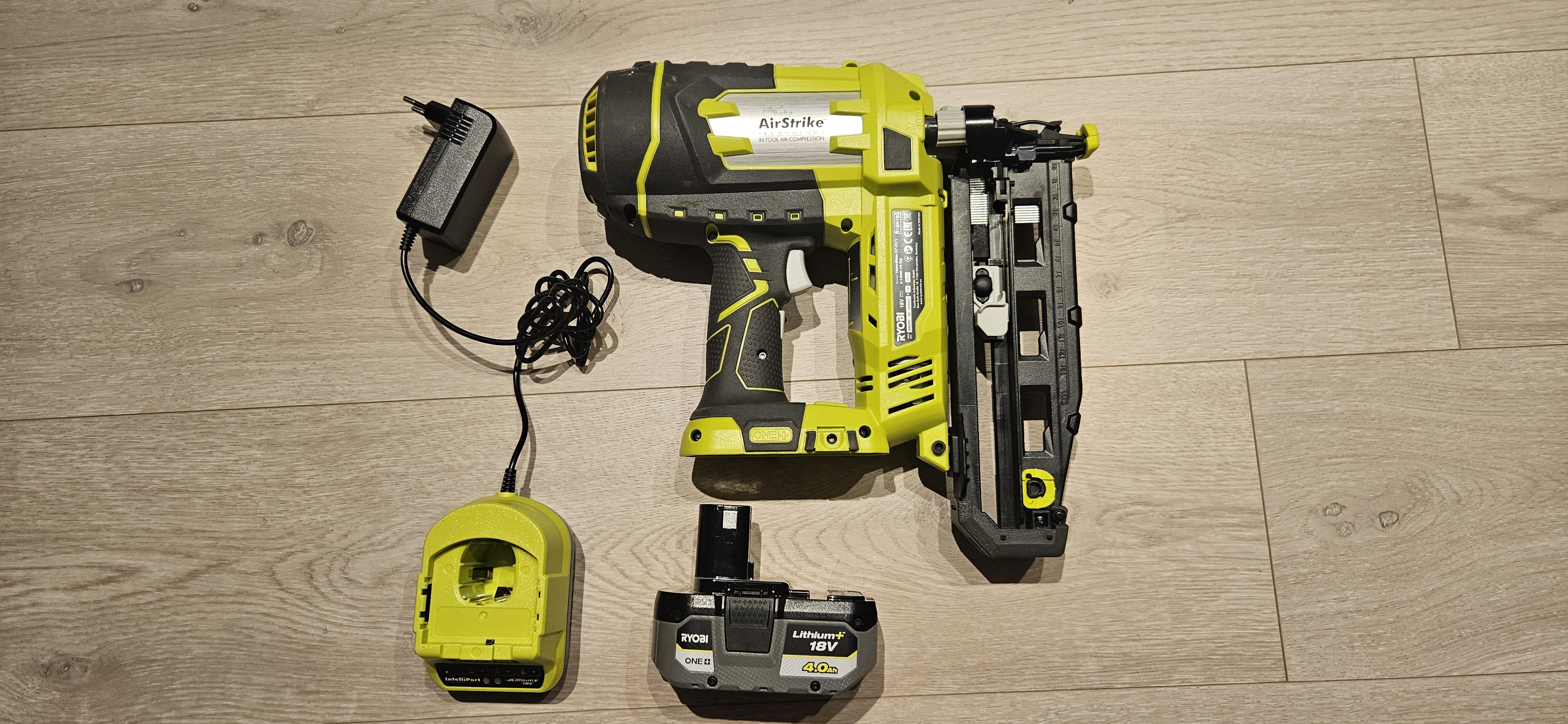 Ryobi r18n16g spikerpistol