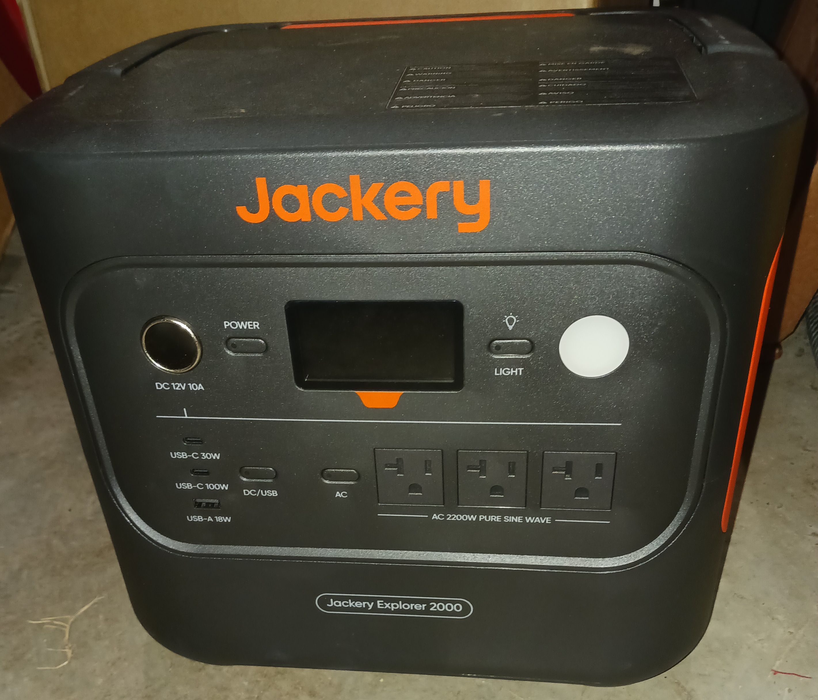 Jackery explorer 2000 v2 portable power station