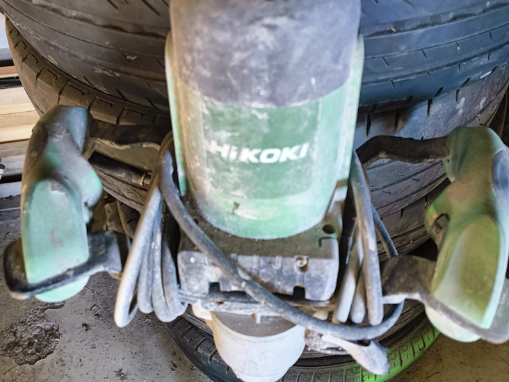 Hikoki-laastisekoitin