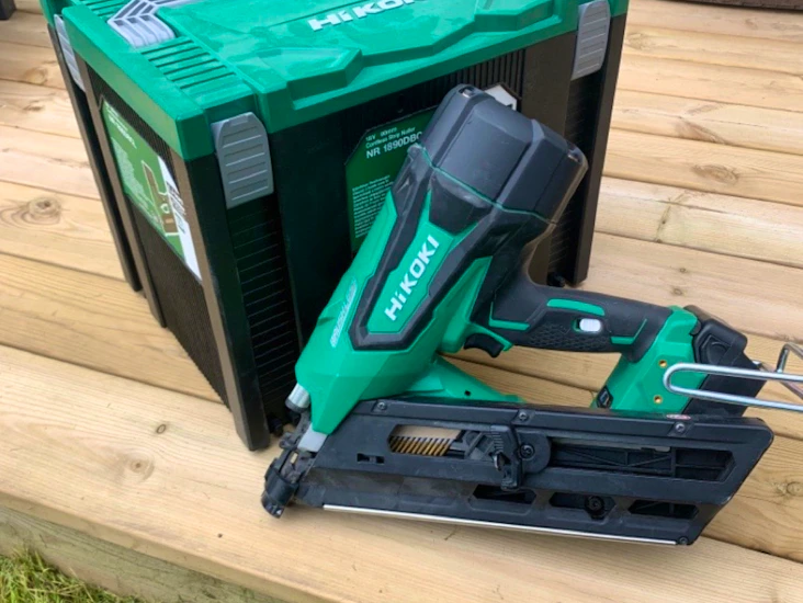 Hikoki spikpistol batteridriven