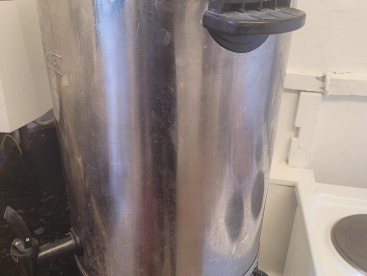 Hot water boiler urn catering