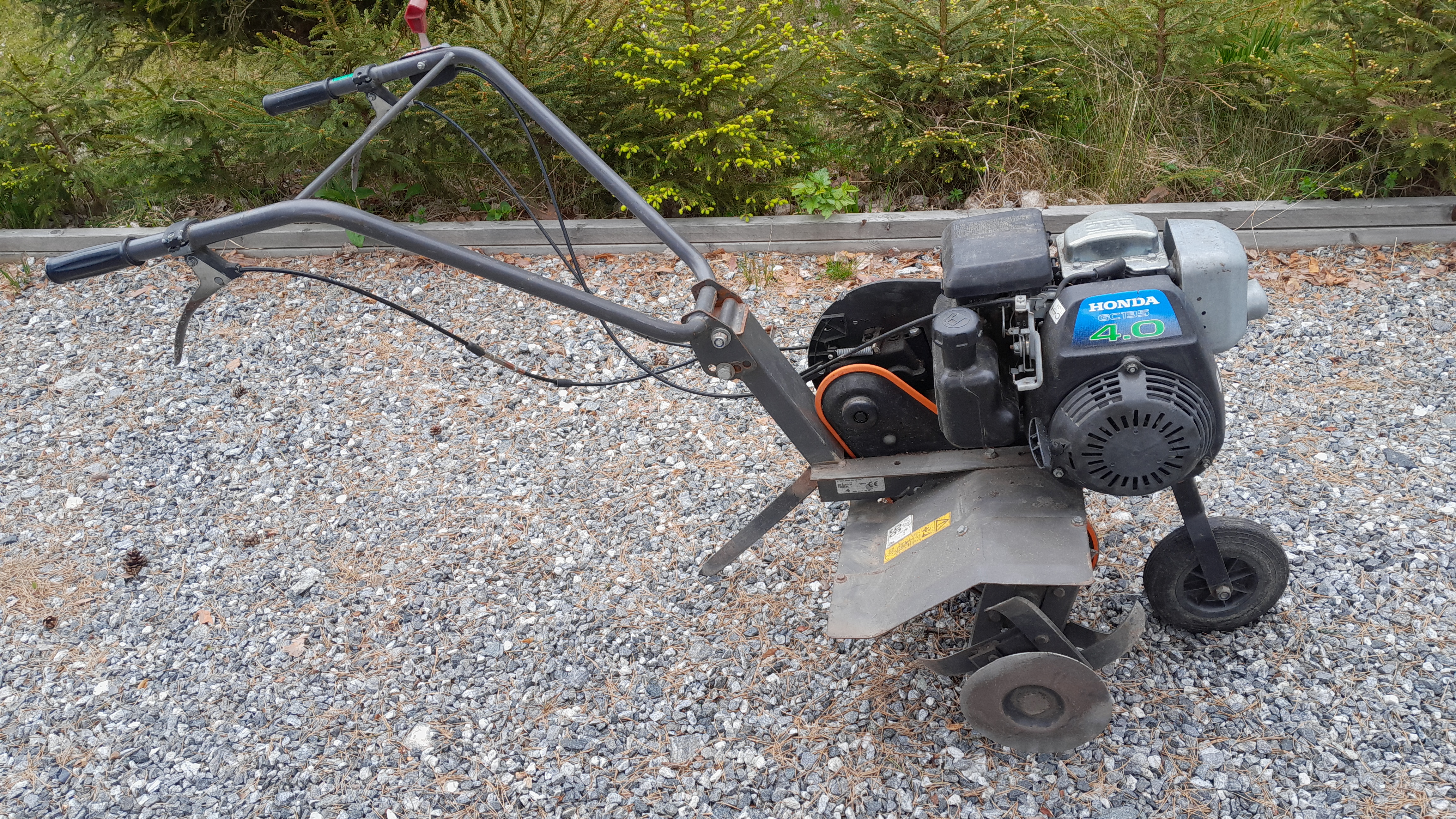 Jordfreser - kompakt, kraftig og stillegående