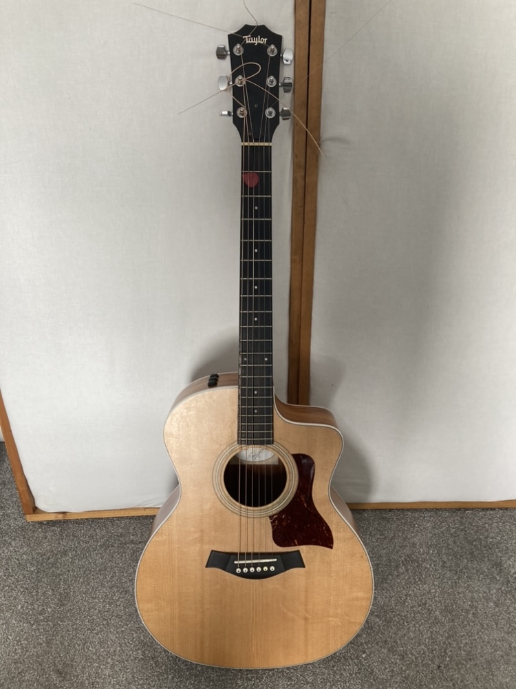 Taylor acoustic guitar, 214ce-k natural