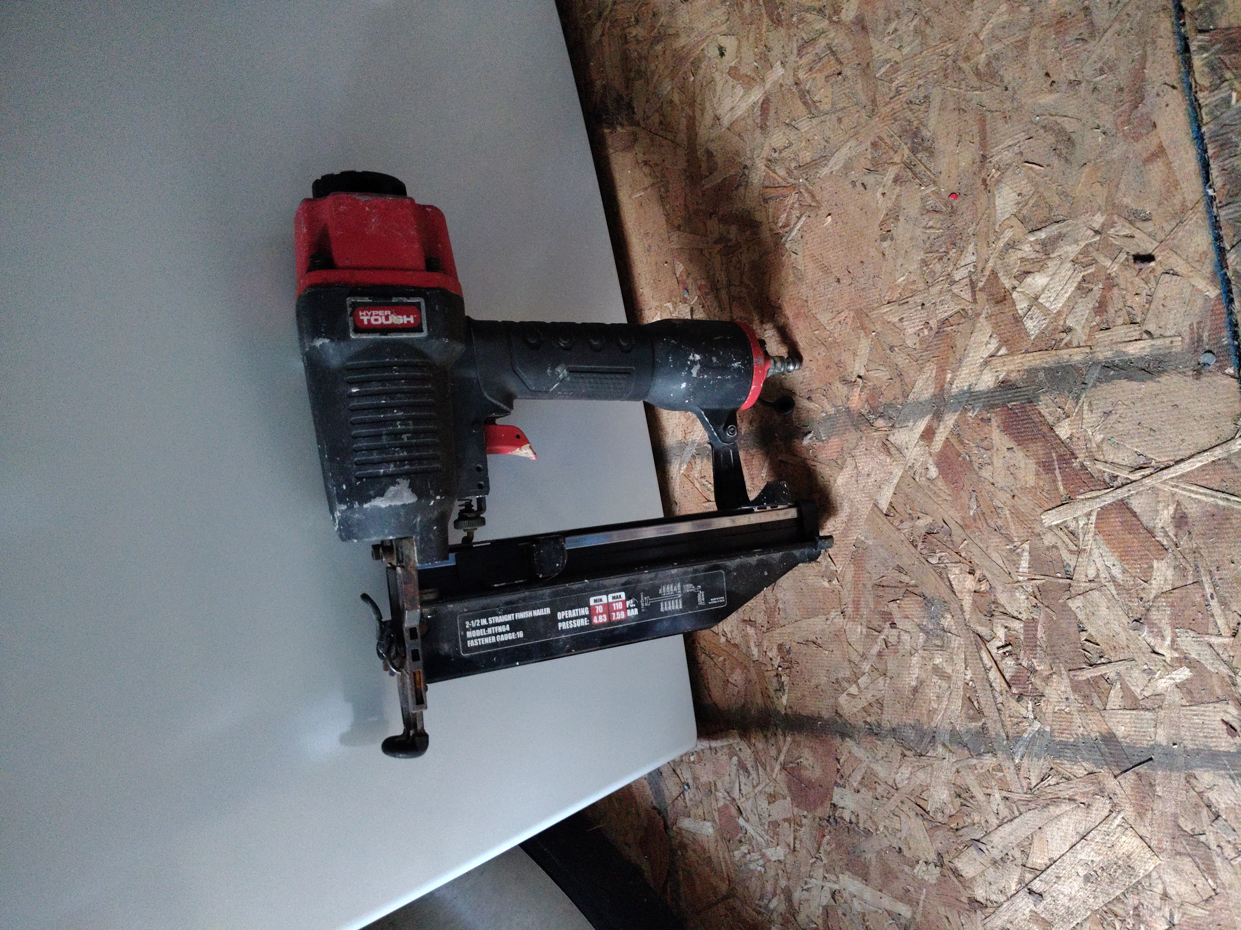Pneumatic brad nailer