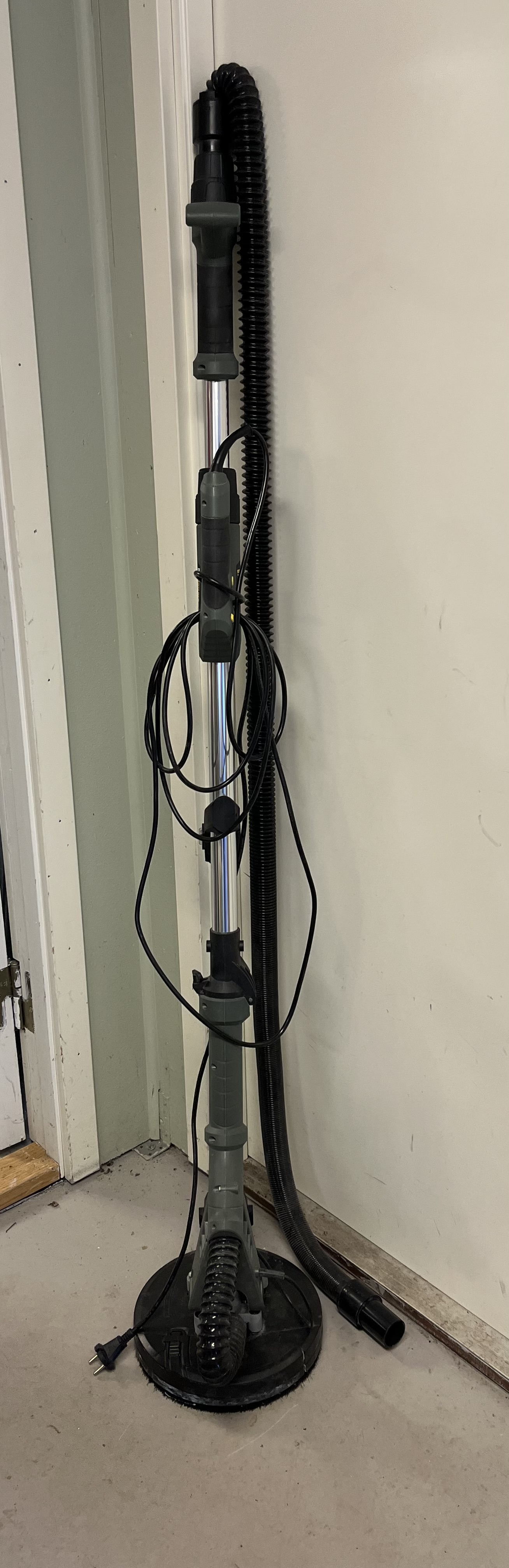 Probuilder slipmaskin för väggar och tak