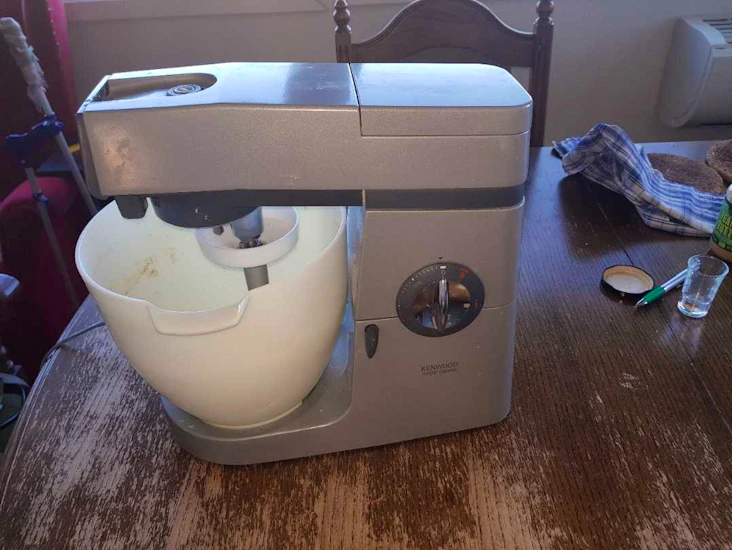 Kjøkkenmaskin med kjøttkvern