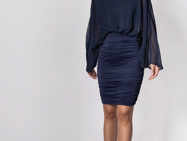 Marineblå knelang kjole fra nelly one, str. s