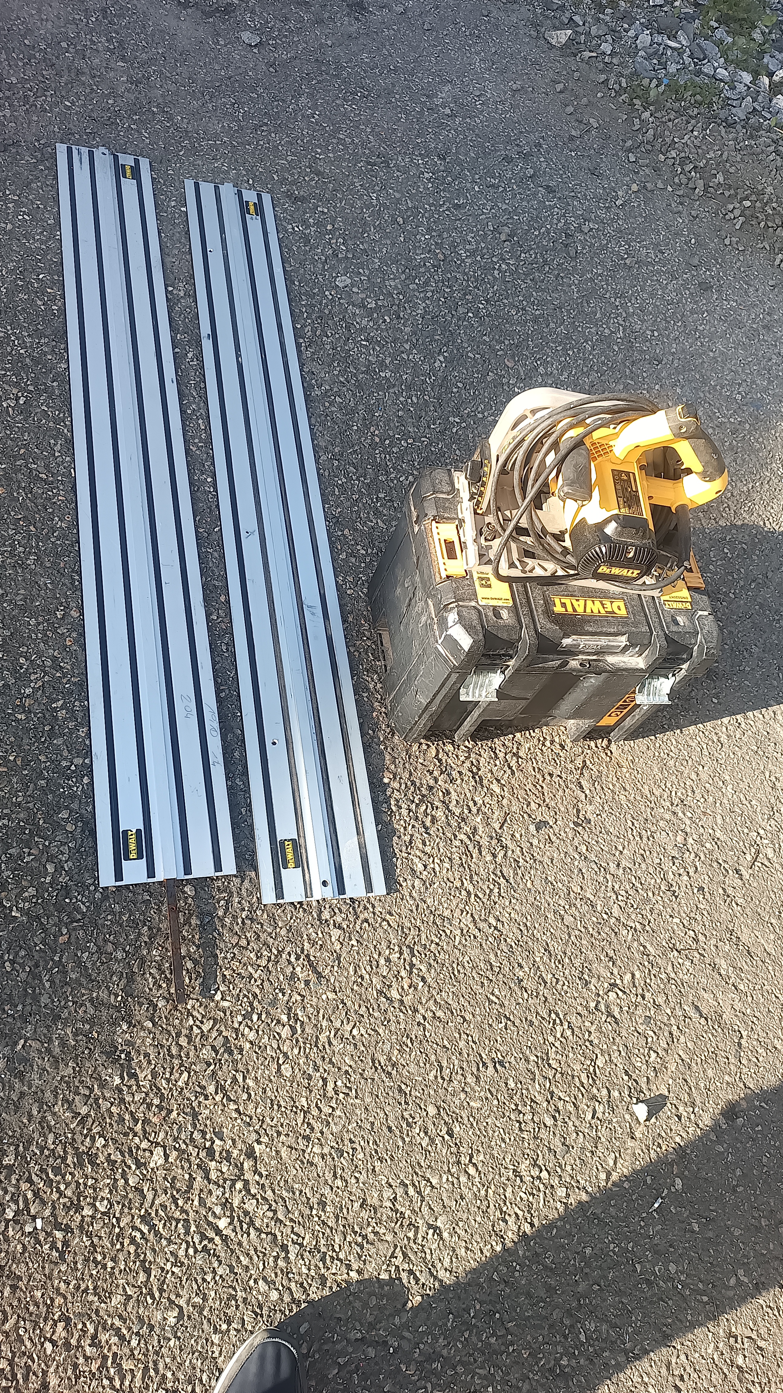 Dewalt dws520 dykksag med 2 styreskinner (1,5 m + 1,5 m)
