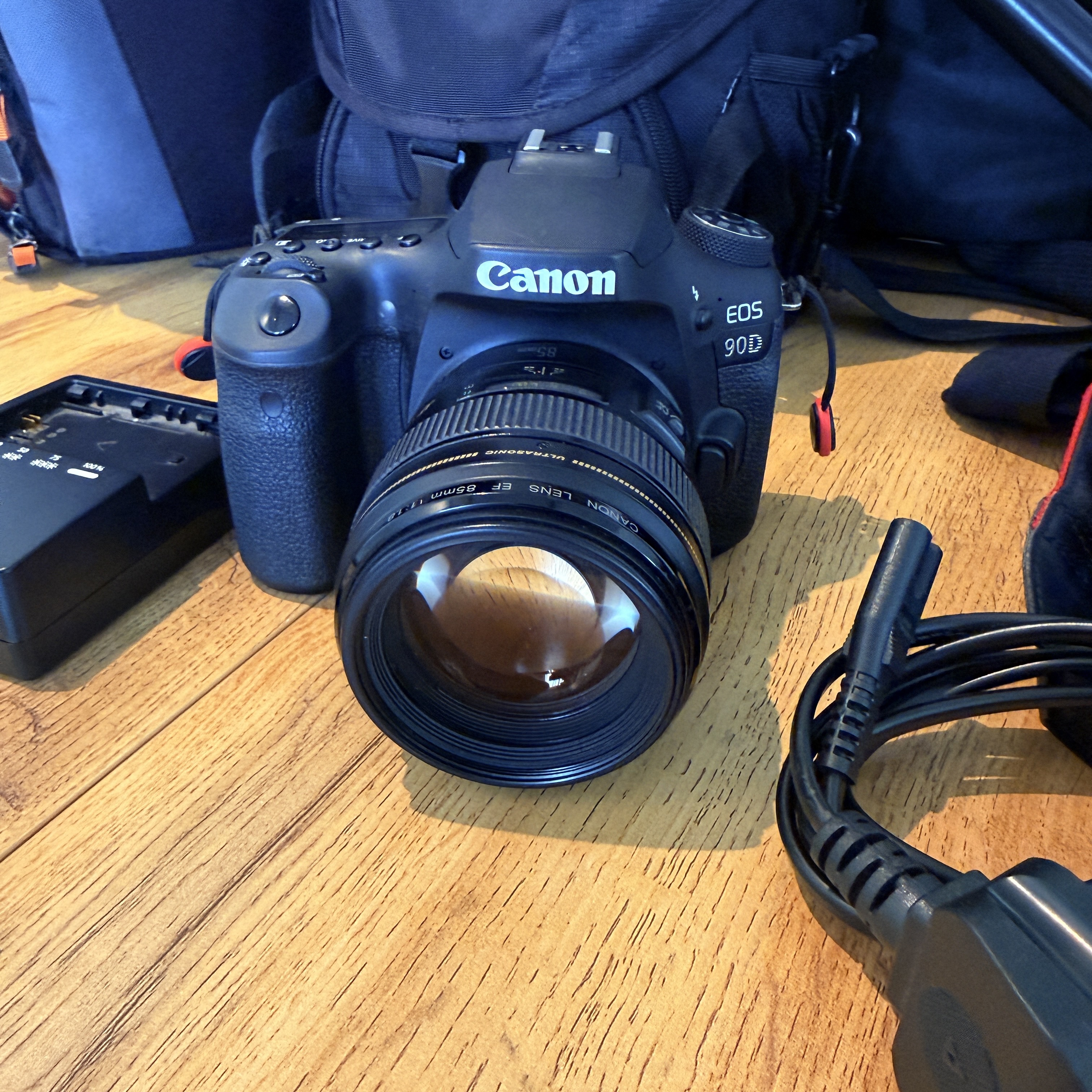 Canon 90d + 85mm portrait lens kit — 4k video & bokeh, london pickup