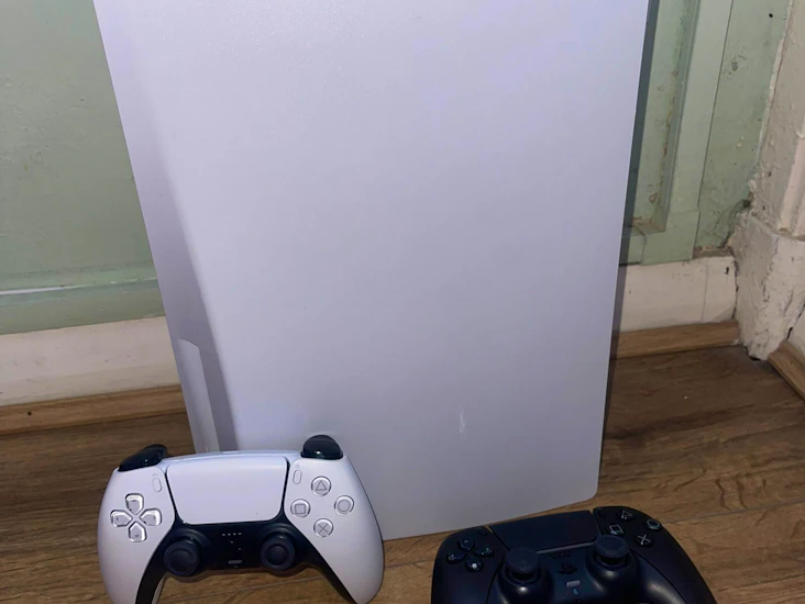 Playstation 5 (disc edition) – excellent condition
