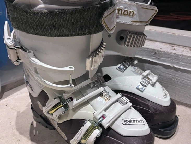 Slalomstøvler str 24 tilsvarende 37