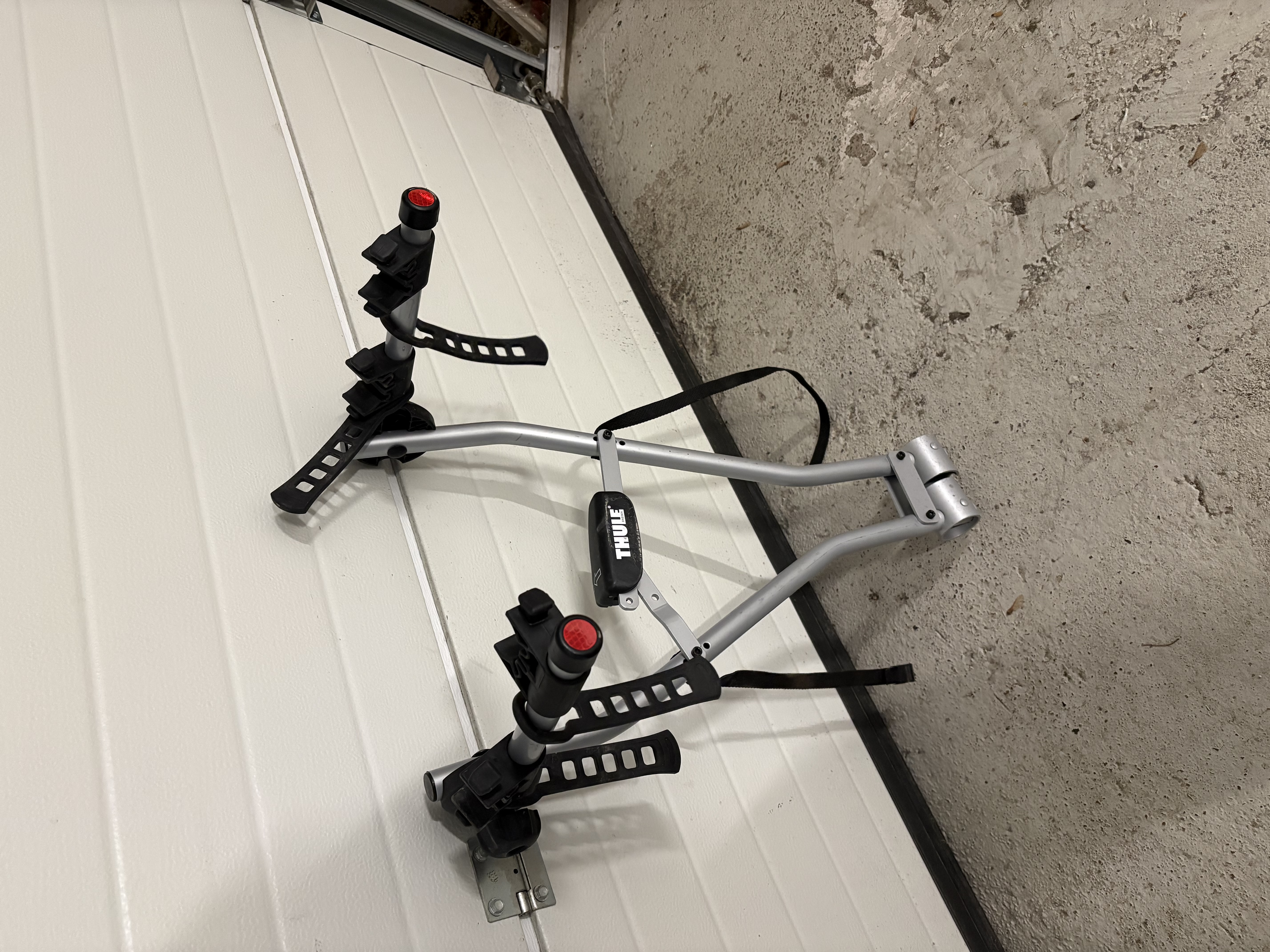 Thule xpress pyöräteline 2 pyörälle vetokoukkuun