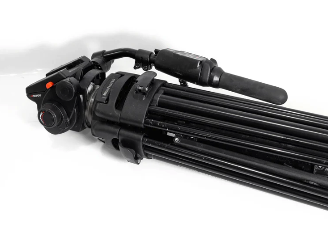 Manfrotto 503 head and legs. free evening pickup night before