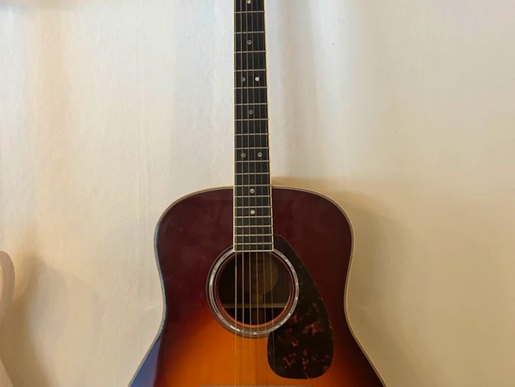 Yamaha ll16 stålsträngad