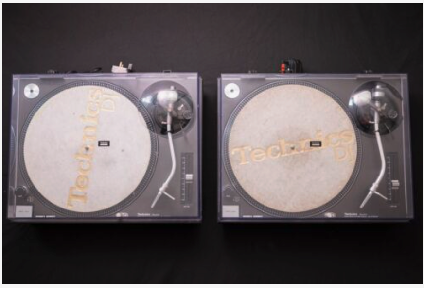 A pair of technics 1210 mk2 turntables