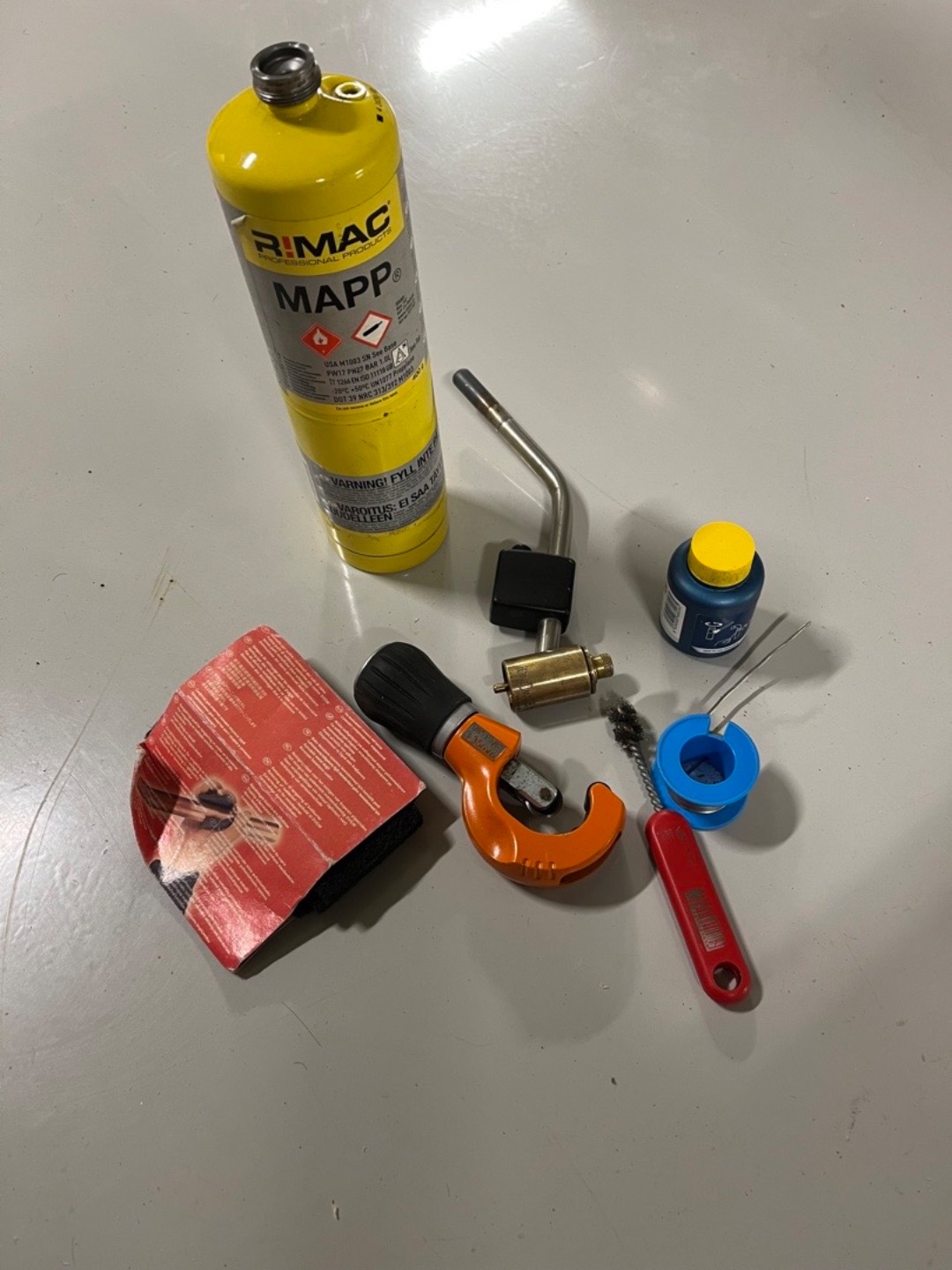 Sett for lodding av kobberrør