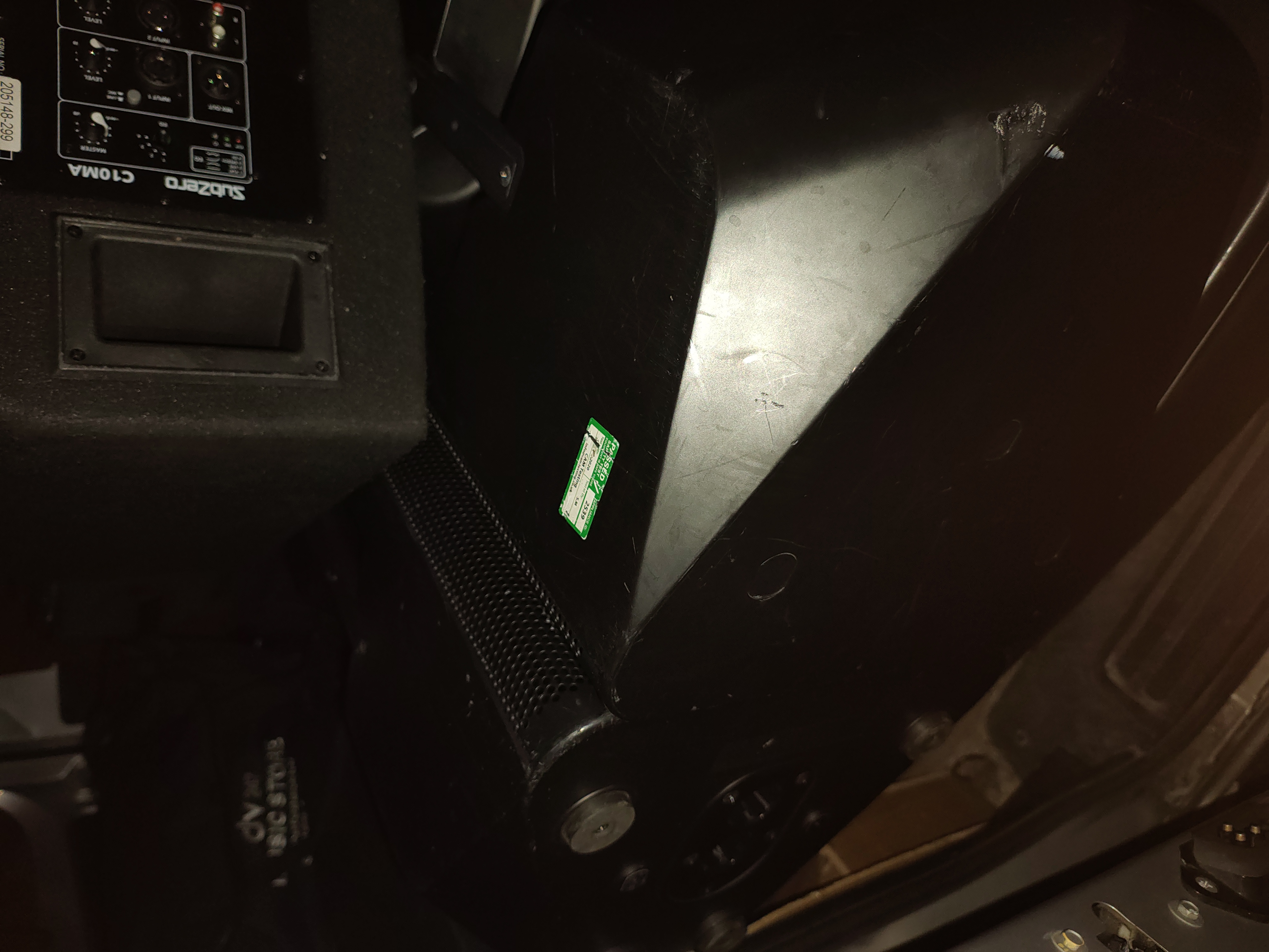 Pa speakers: yamaha dxr12 pair