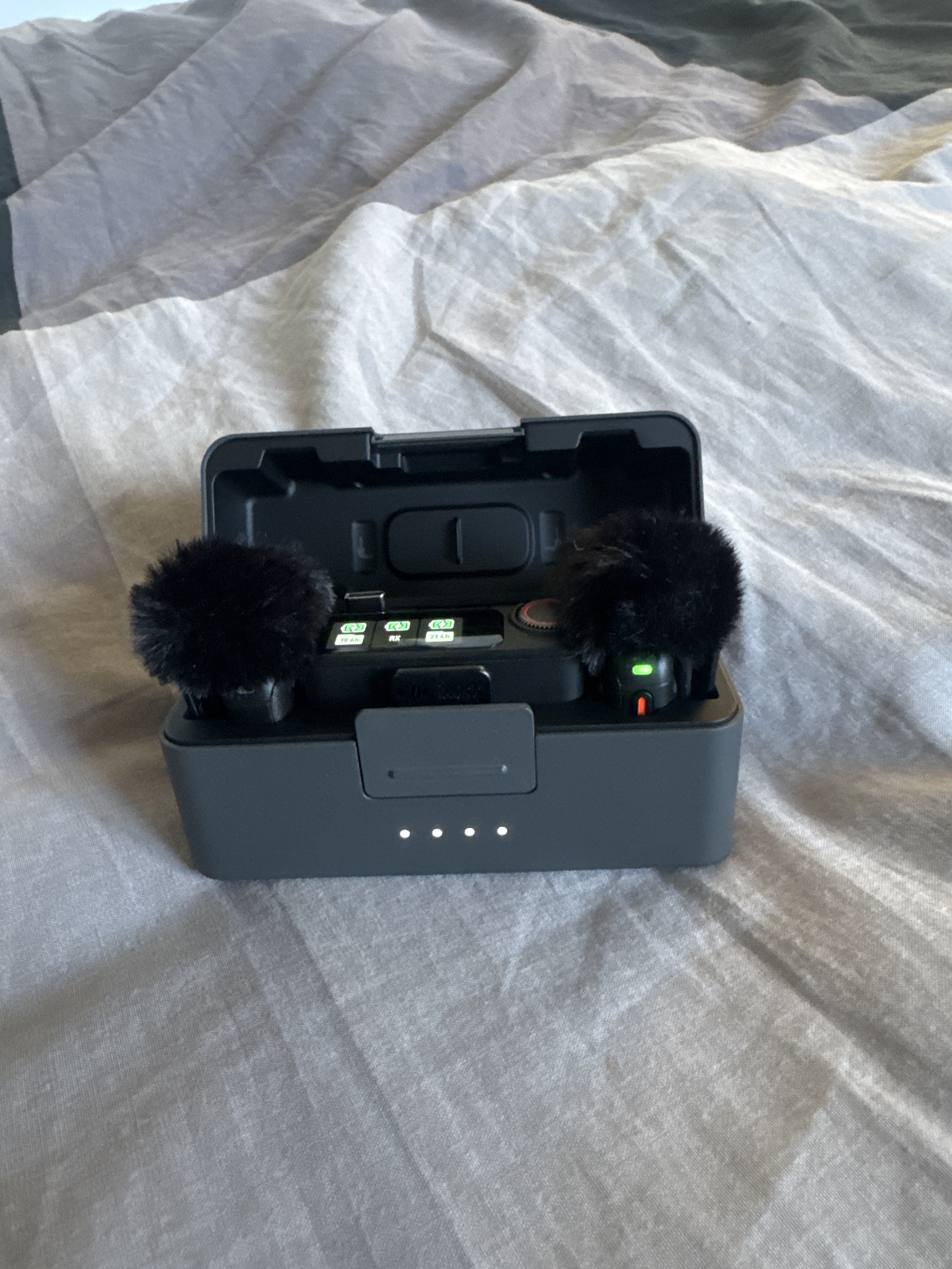 Dji mic 3 (2 tx & 1 rx) with accessories 