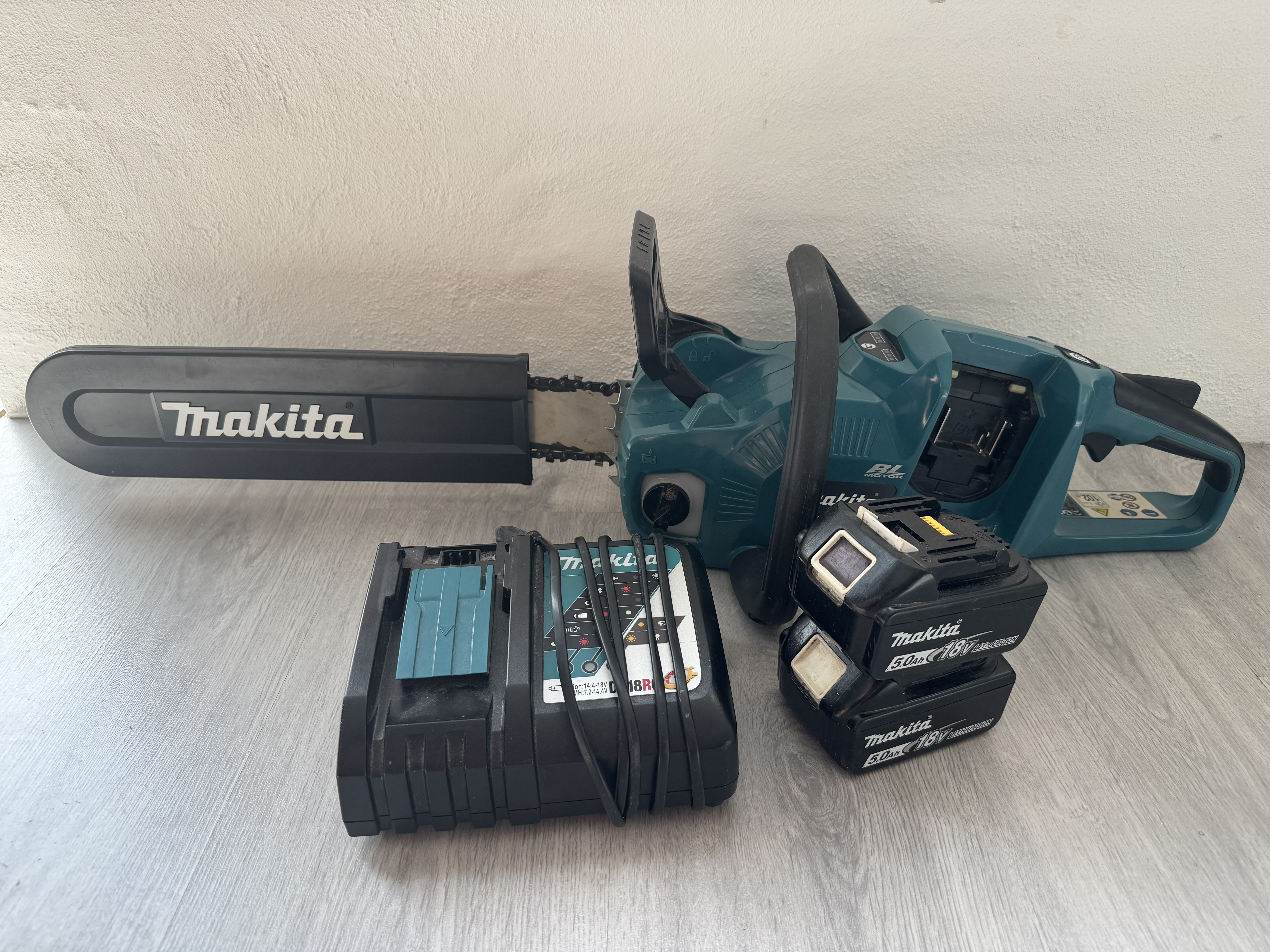 Makita el motorsav ink. batteri og lader 