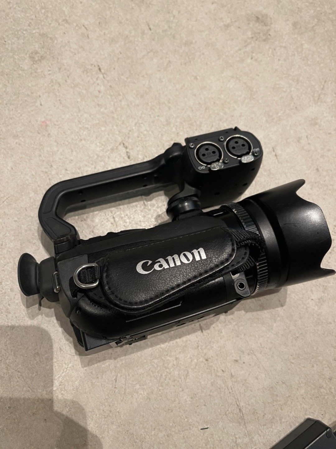 Canon xa10