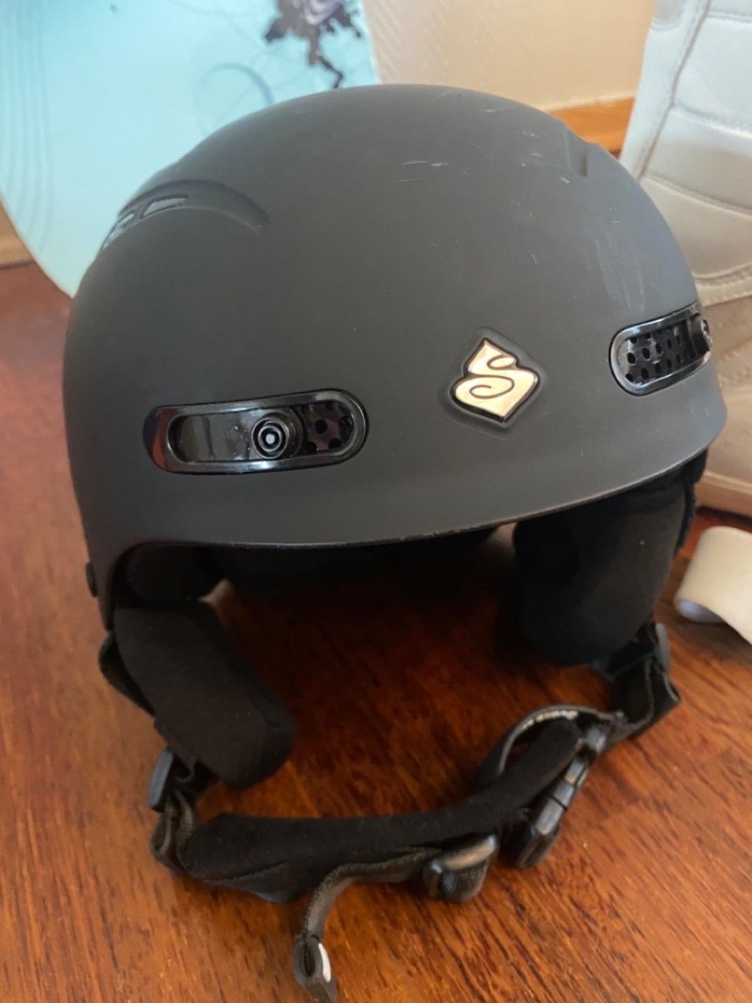 Snowboard, sko, hjelm og goggles