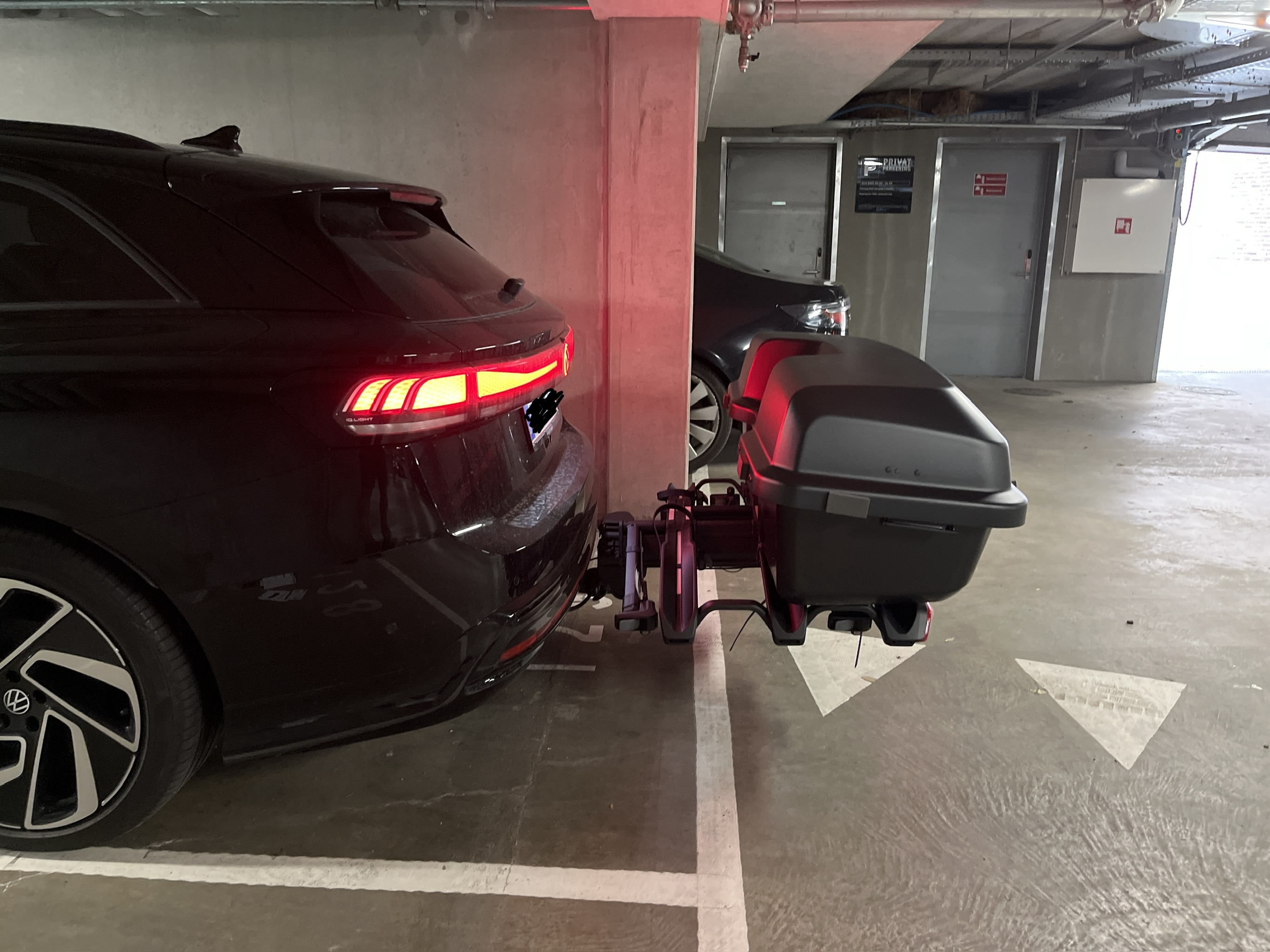 Thule epos 3 bike carrier & santu cargo box