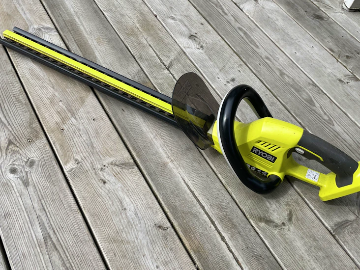 Ryobi häcksax