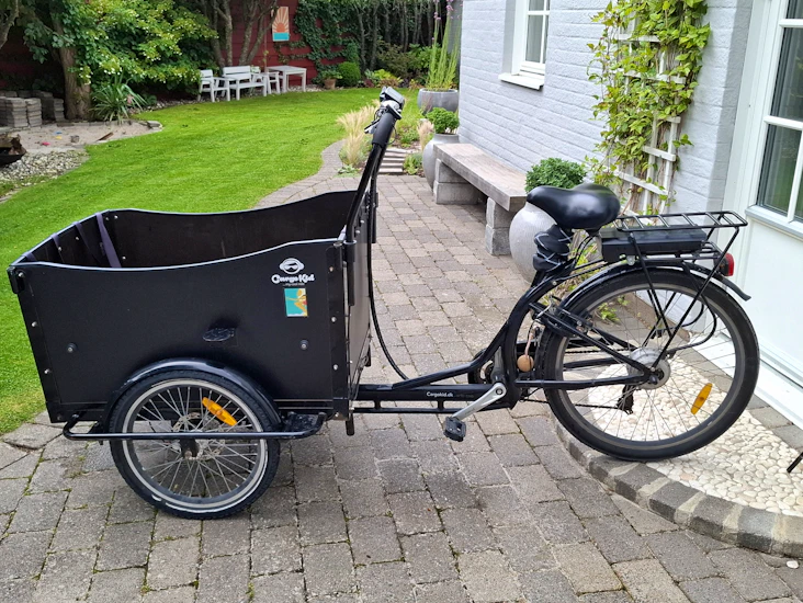 Eldriven lådcykel med kapell